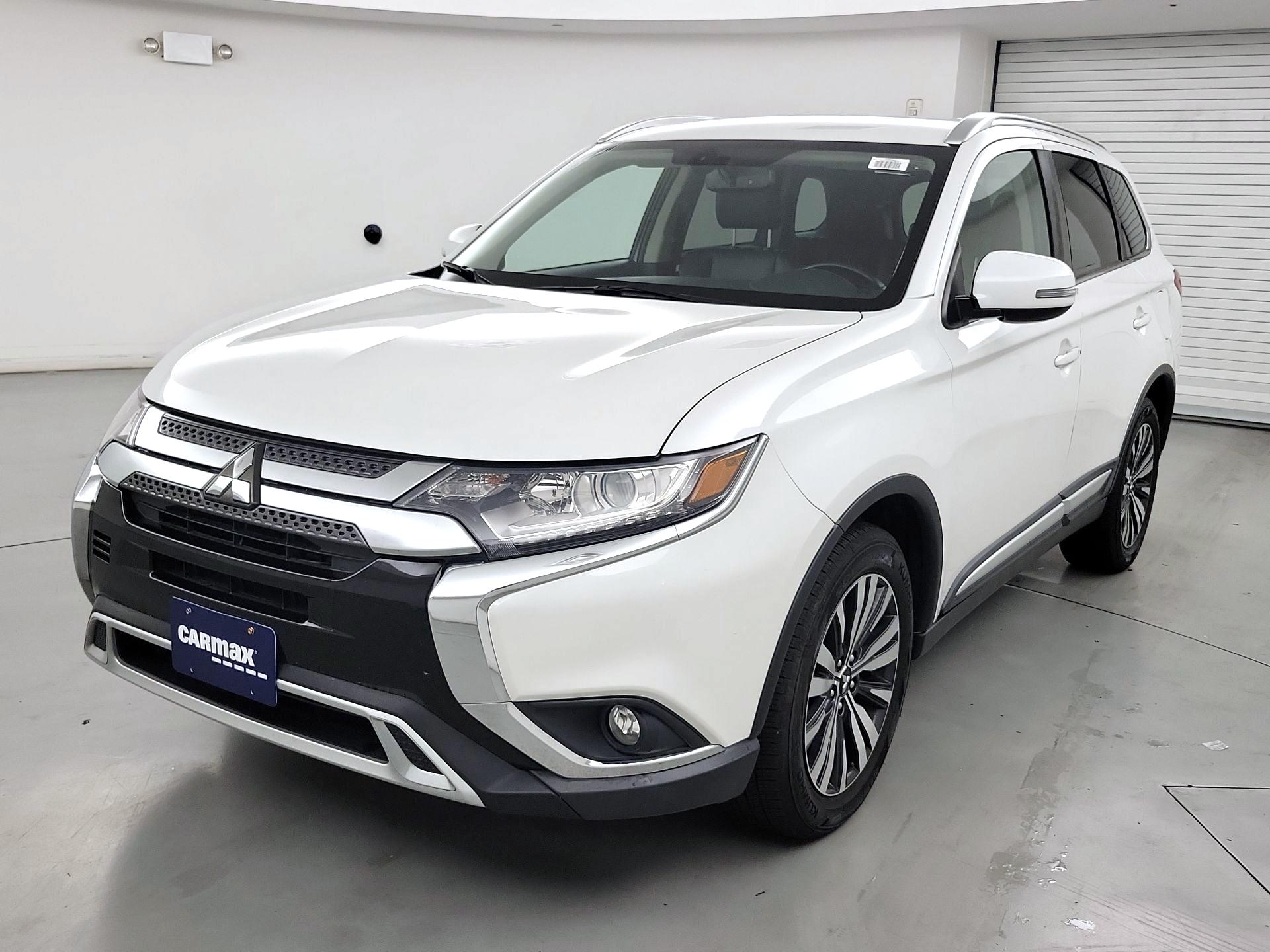 Thumbnail: 2019 Mitsubishi Outlander - 3