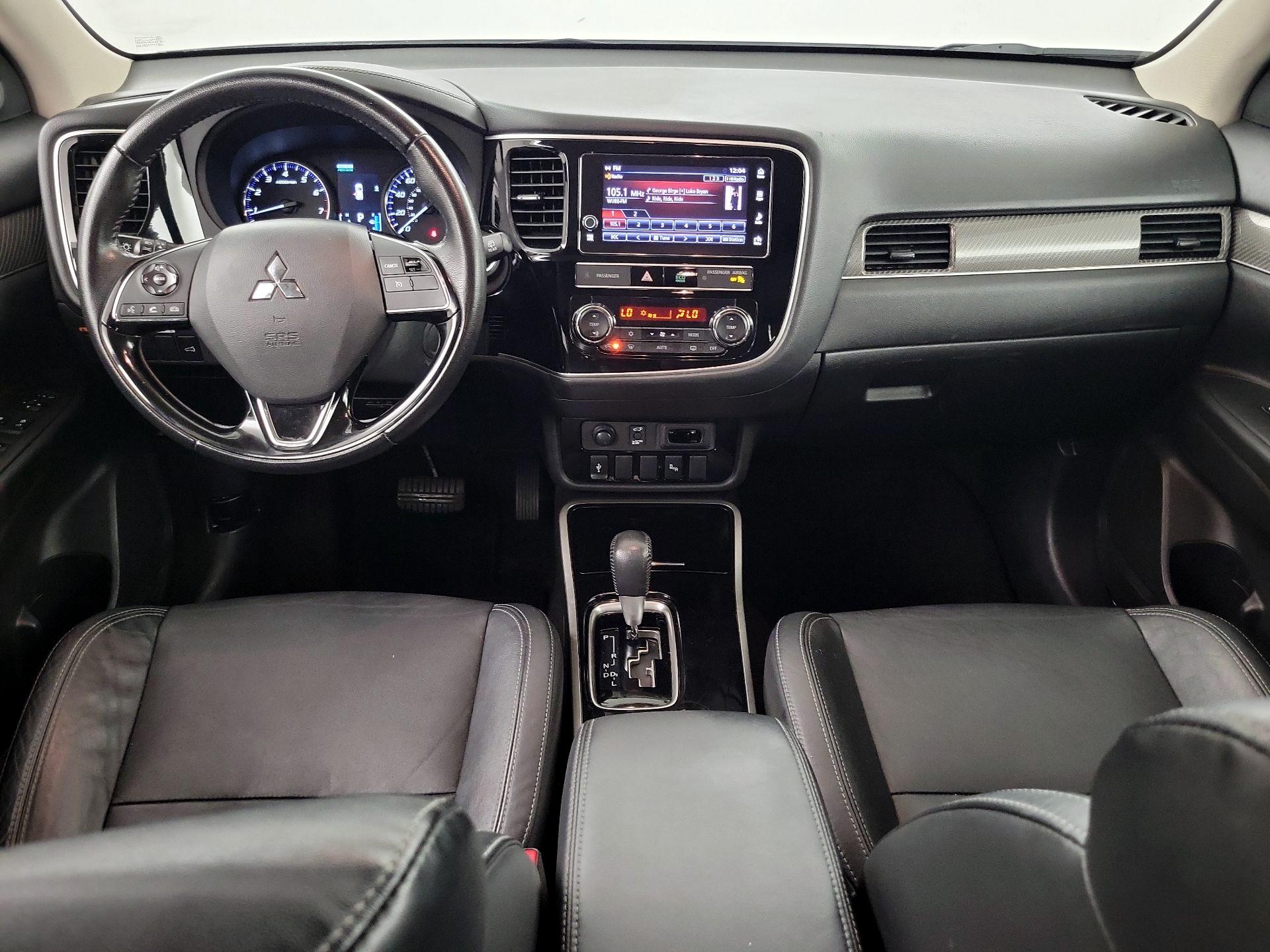 Thumbnail: 2019 Mitsubishi Outlander - 8