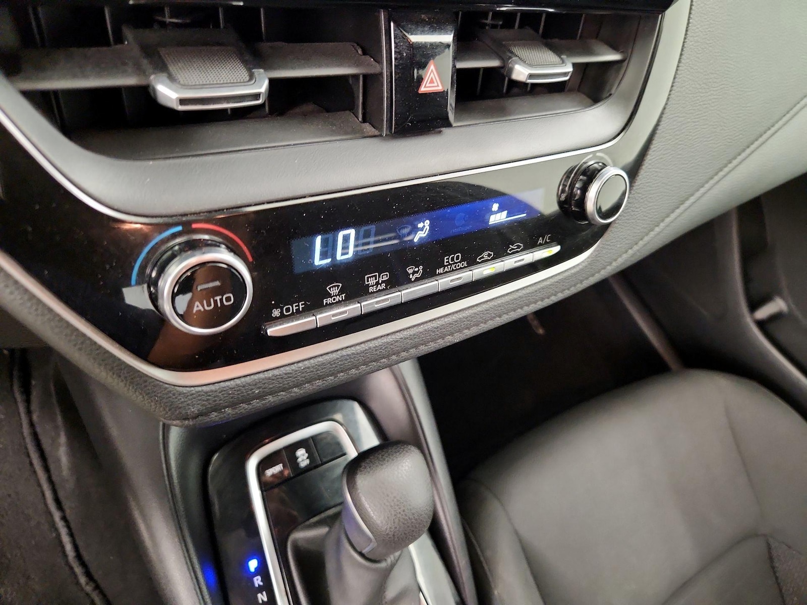 2022 Toyota Corolla SE - Photo 17