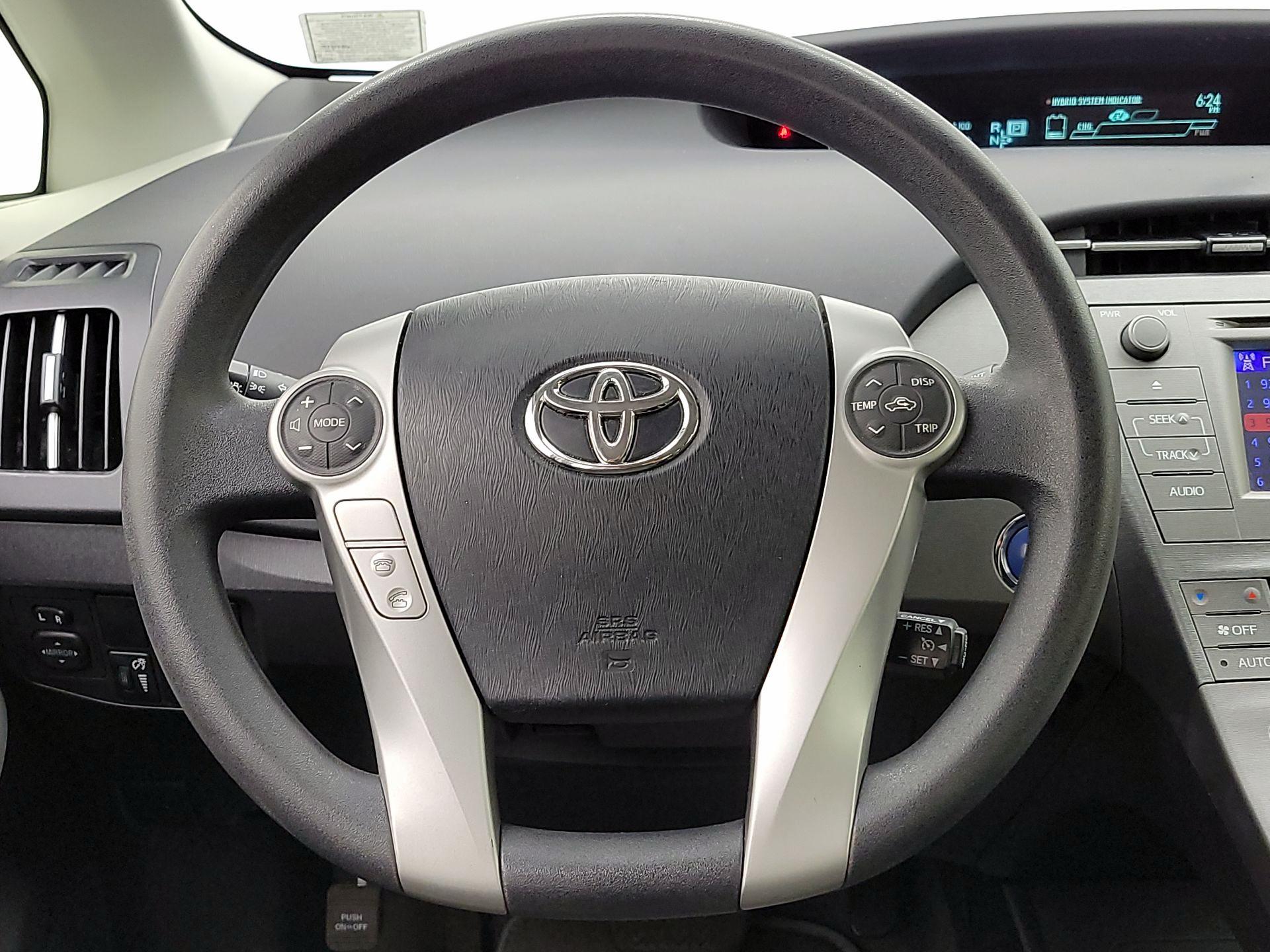 Thumbnail: 2015 Toyota Prius - 10