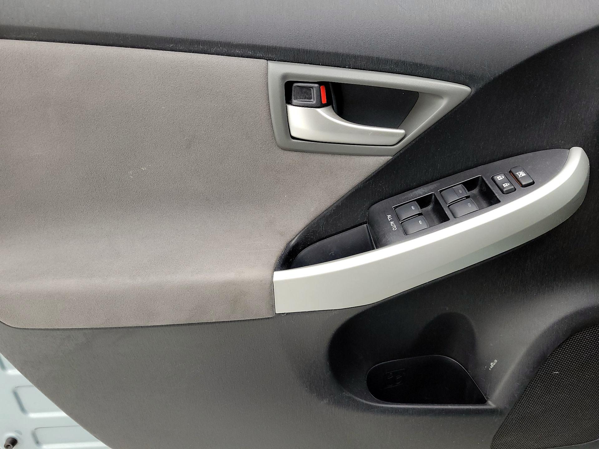 Thumbnail: 2015 Toyota Prius - 12