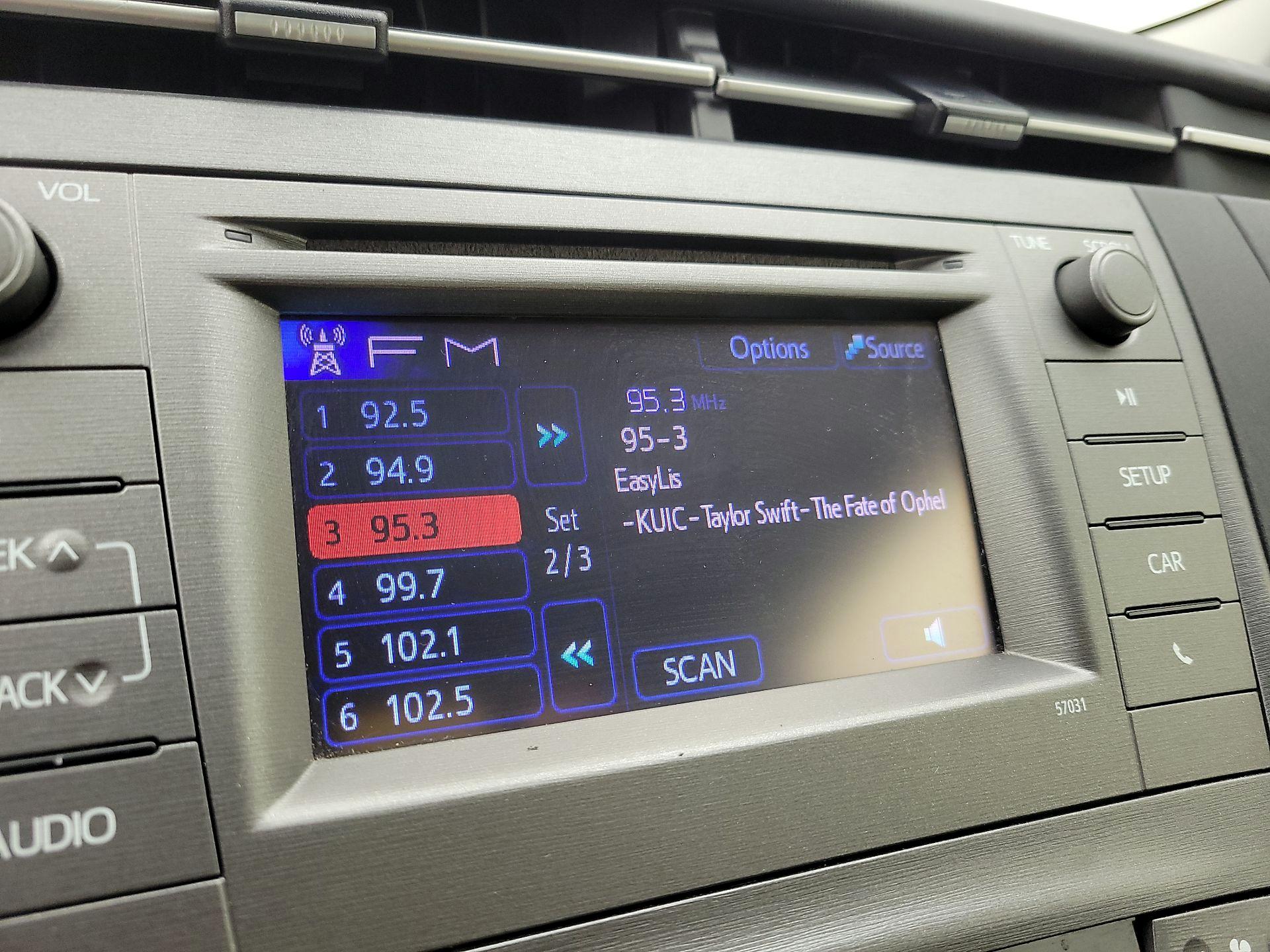 Thumbnail: 2015 Toyota Prius - 15