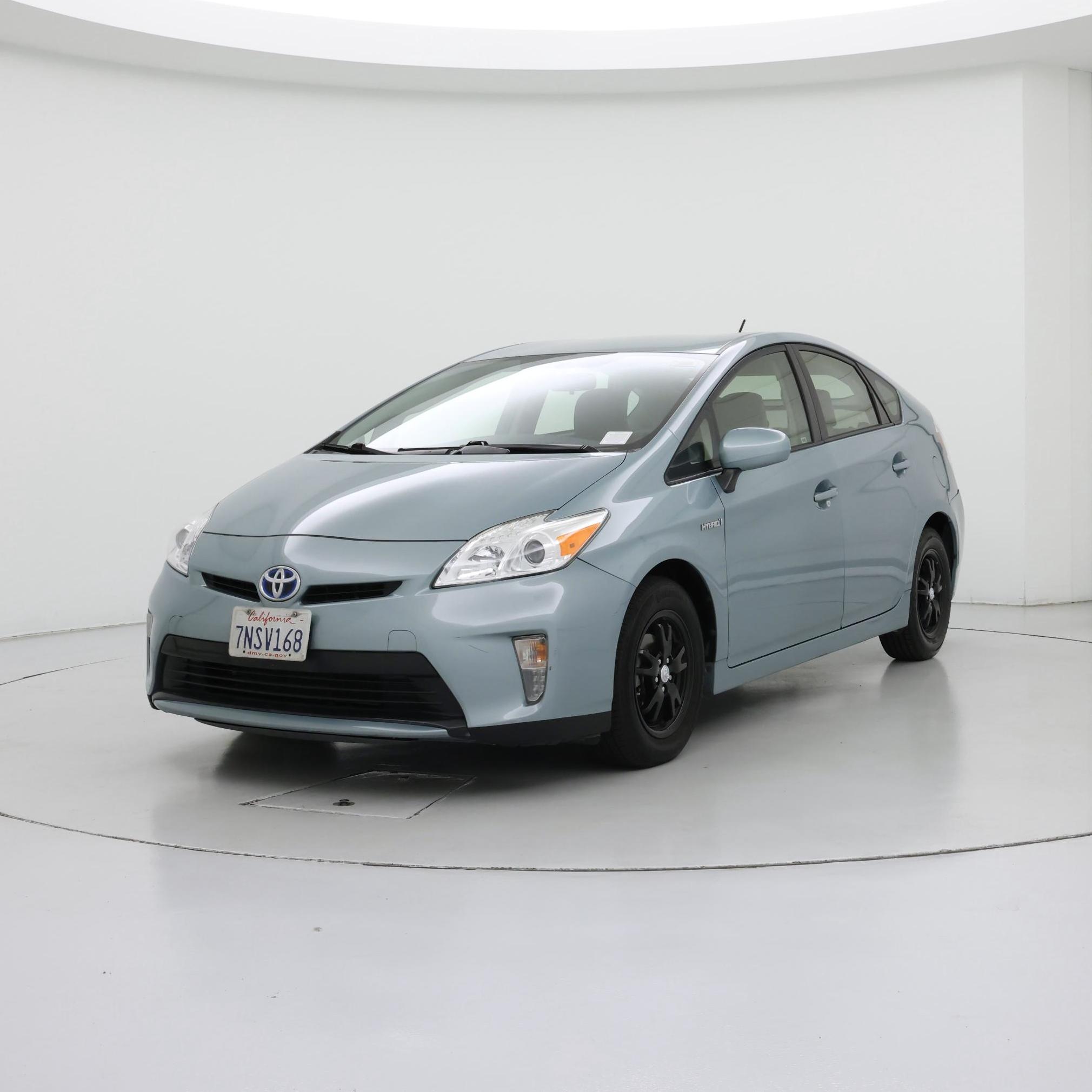 Thumbnail: 2015 Toyota Prius - 4