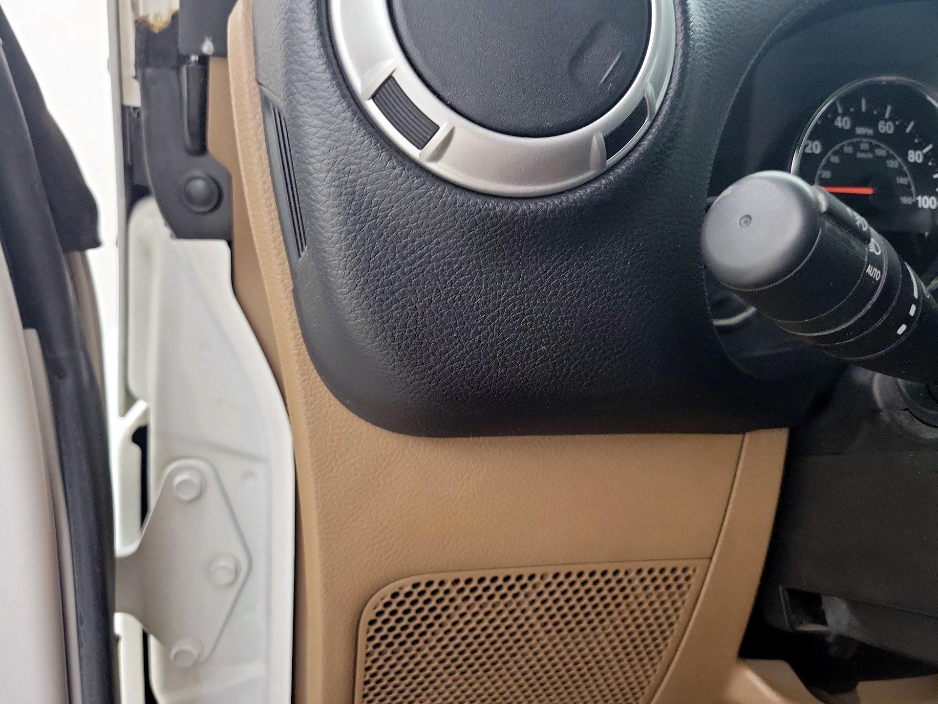 Thumbnail: 2015 Jeep Wrangler - 13