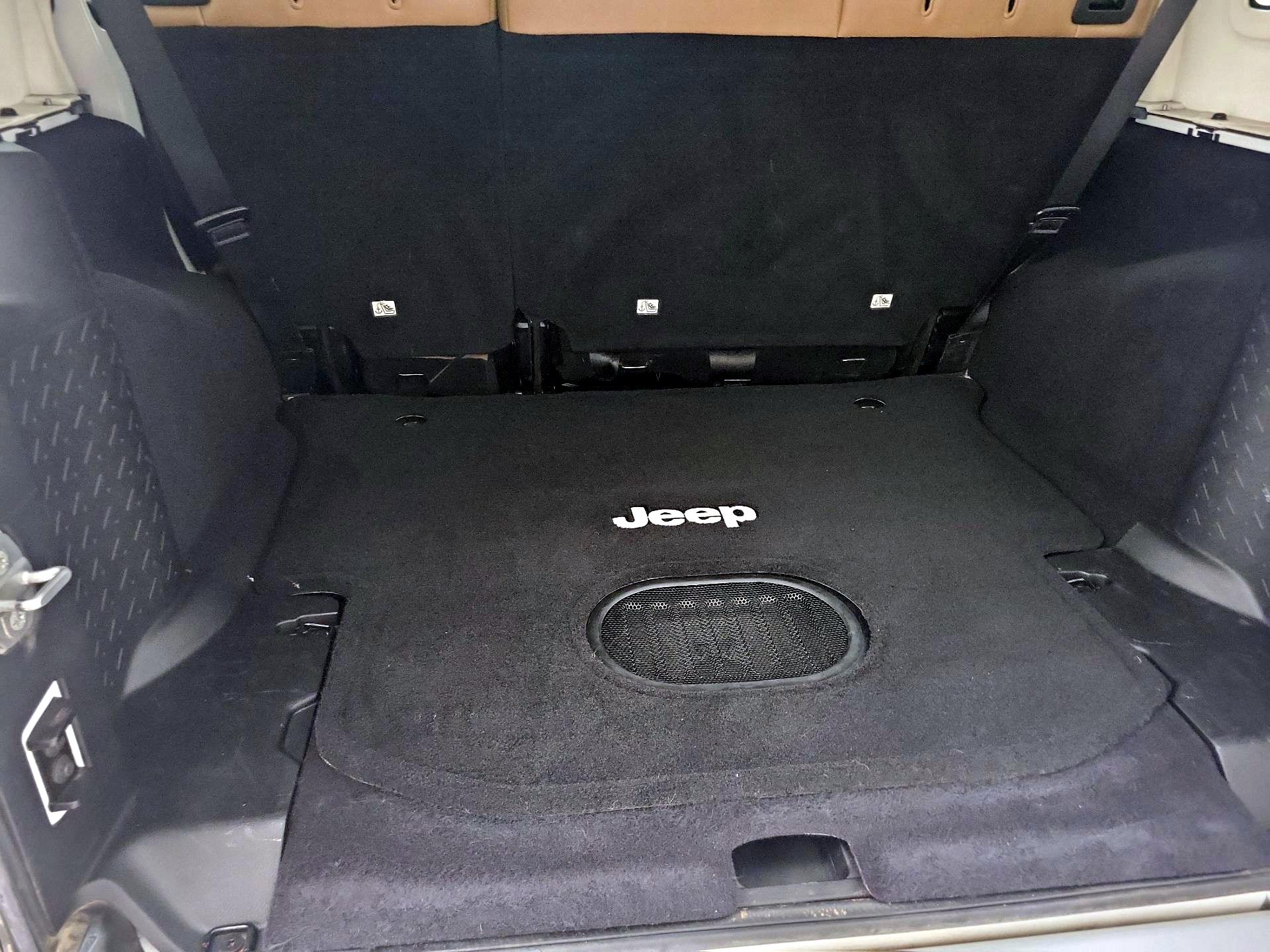 Thumbnail: 2015 Jeep Wrangler - 19