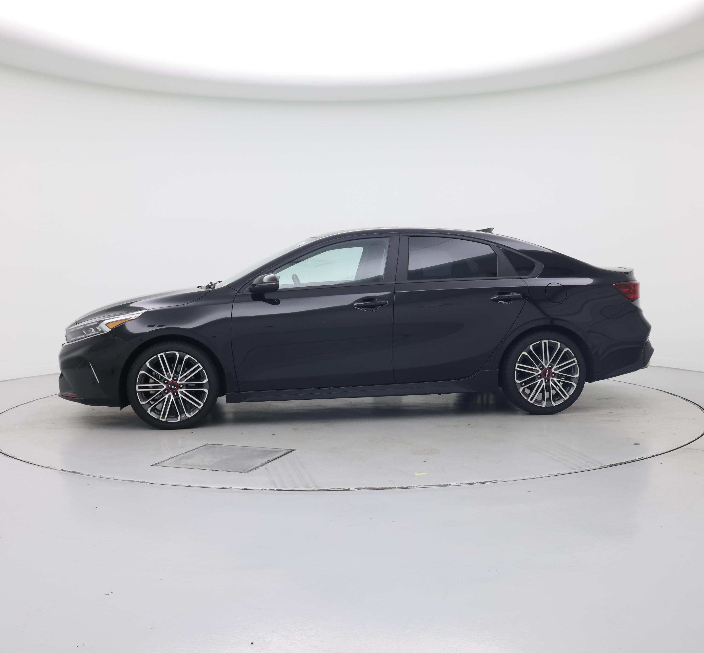 Thumbnail: 2023 Kia Forte - 3