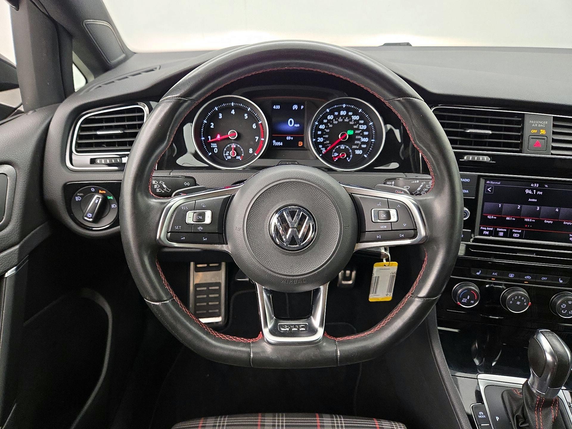 Thumbnail: 2019 Volkswagen Golf - 10