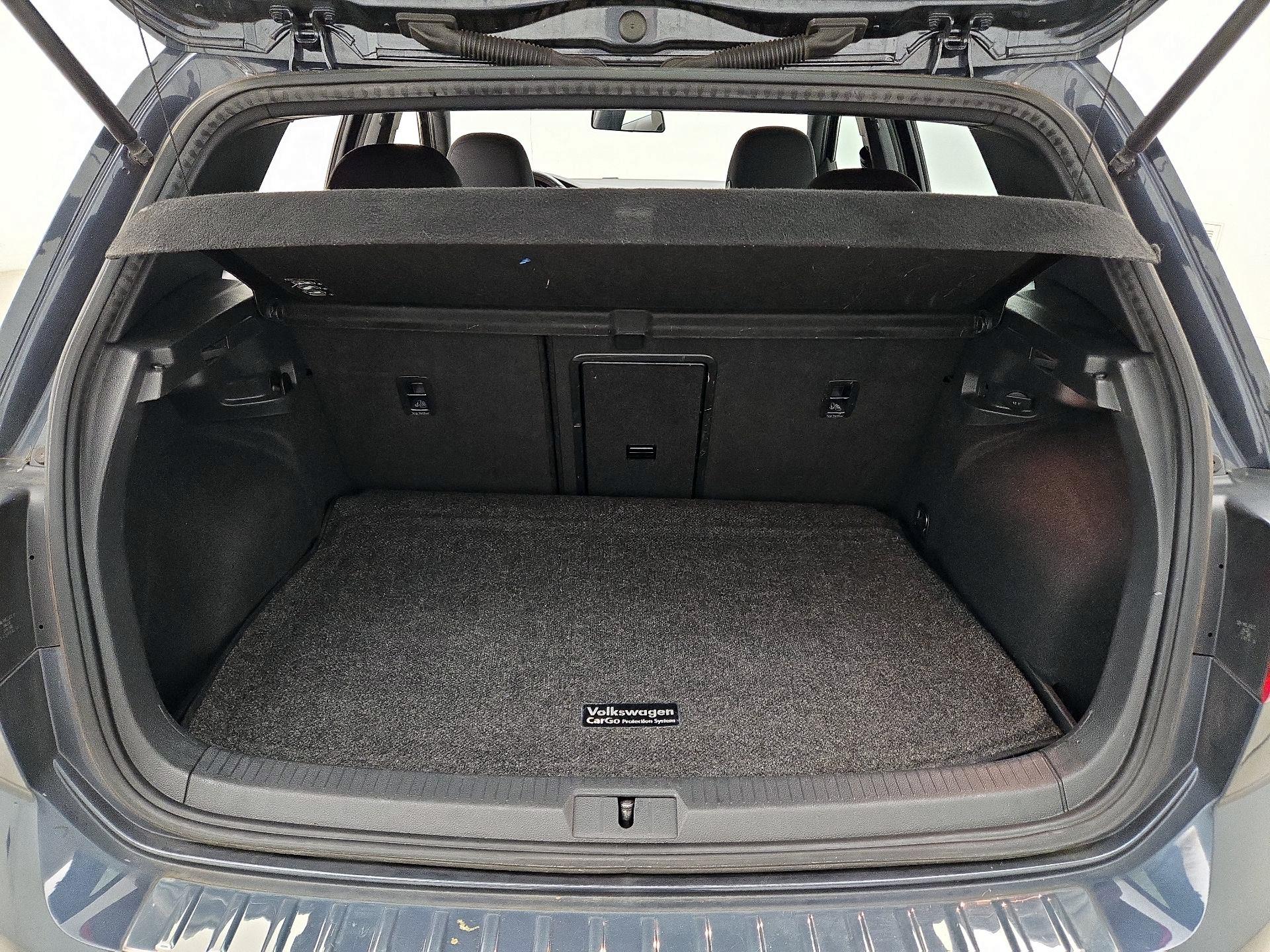 Thumbnail: 2019 Volkswagen Golf - 20