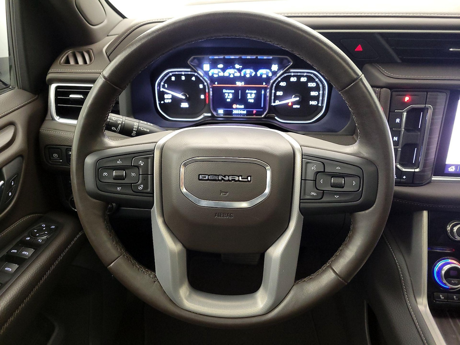2021 GMC Yukon Denali - Photo 11