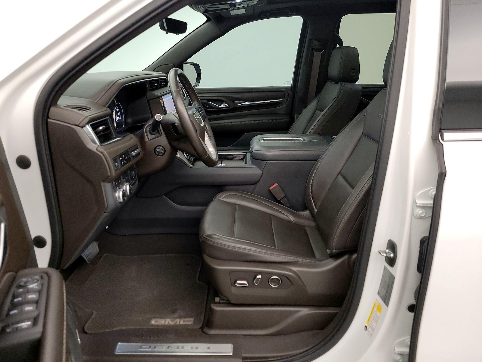 2021 GMC Yukon Denali - Photo 12