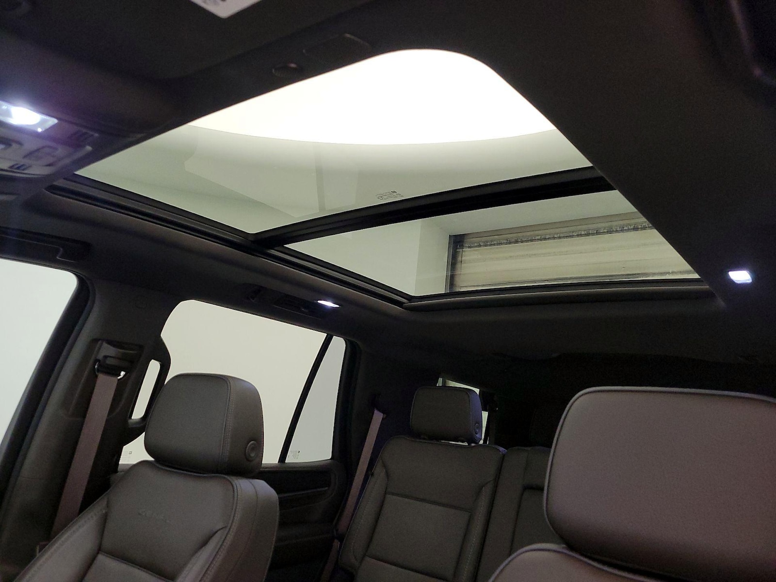 2021 GMC Yukon Denali - Photo 21