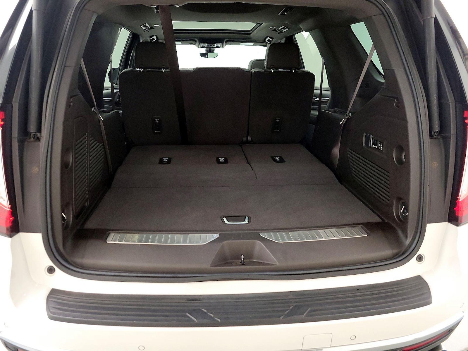 2021 GMC Yukon Denali - Photo 25