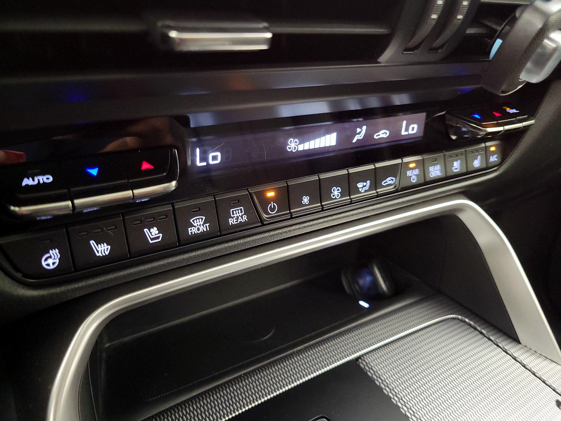Thumbnail: 2026 Mazda CX-90 - 15