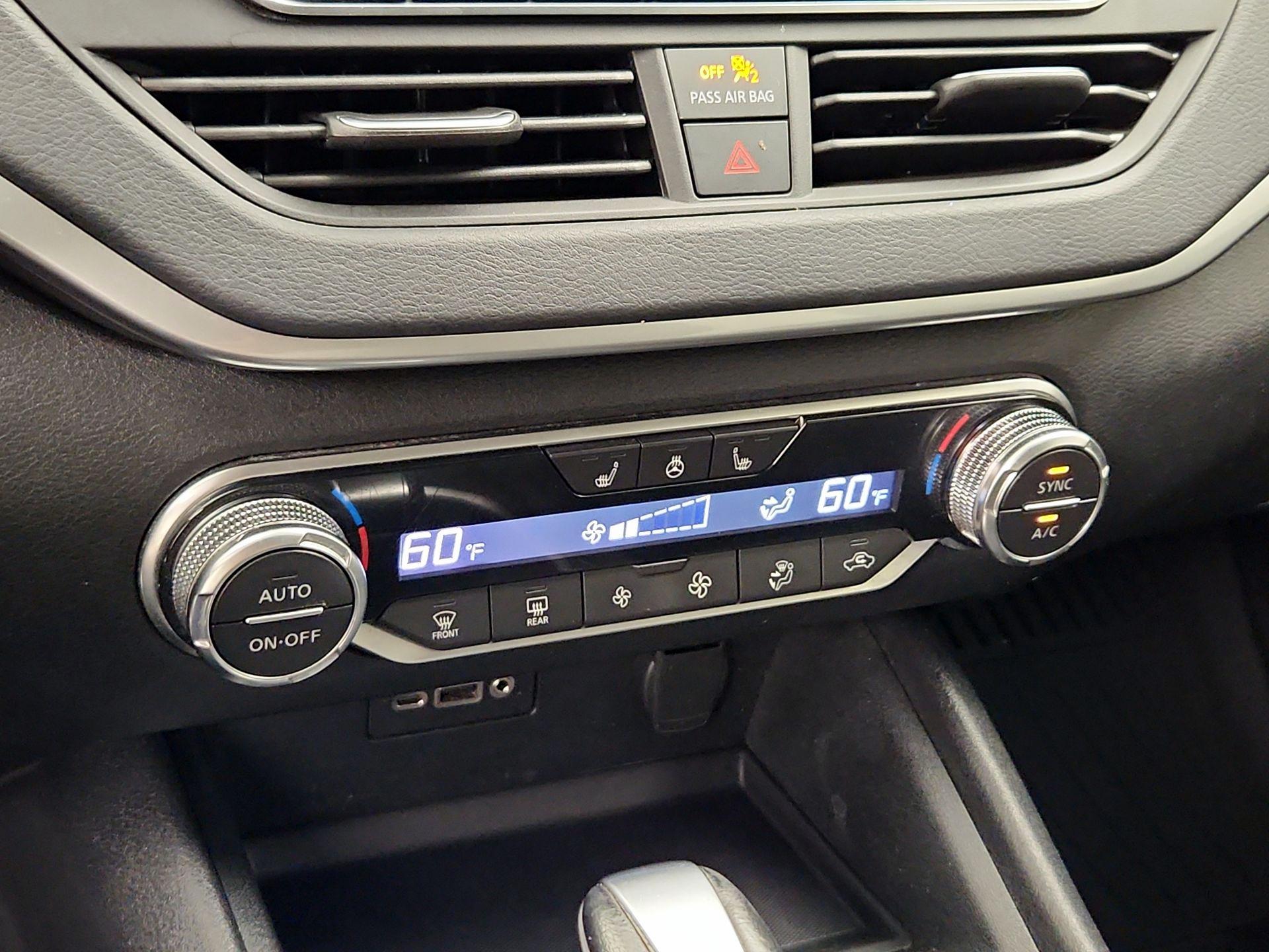 Thumbnail: 2019 Nissan Altima - 16