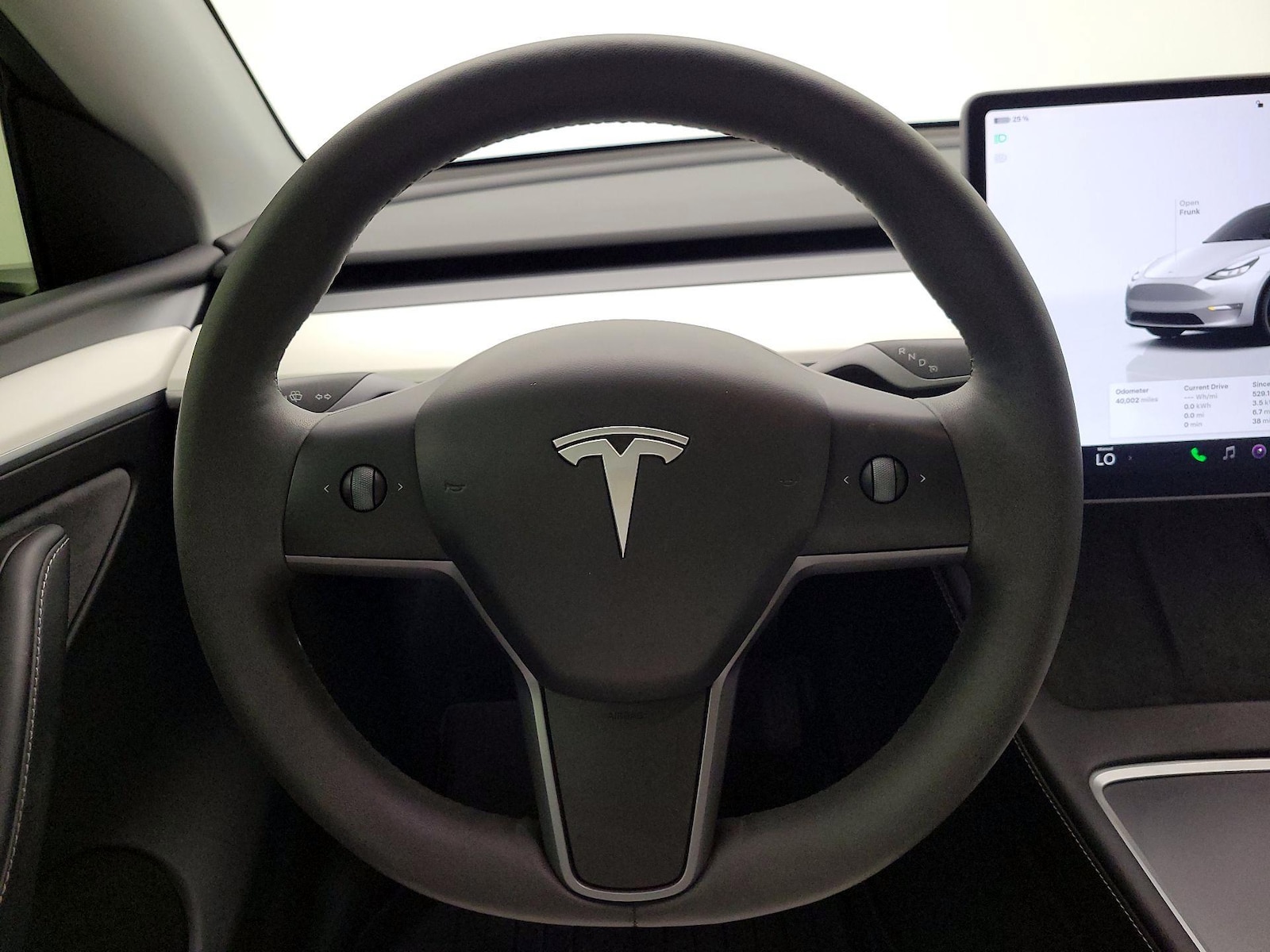 2025 Tesla Model Y Long Range - Photo 11