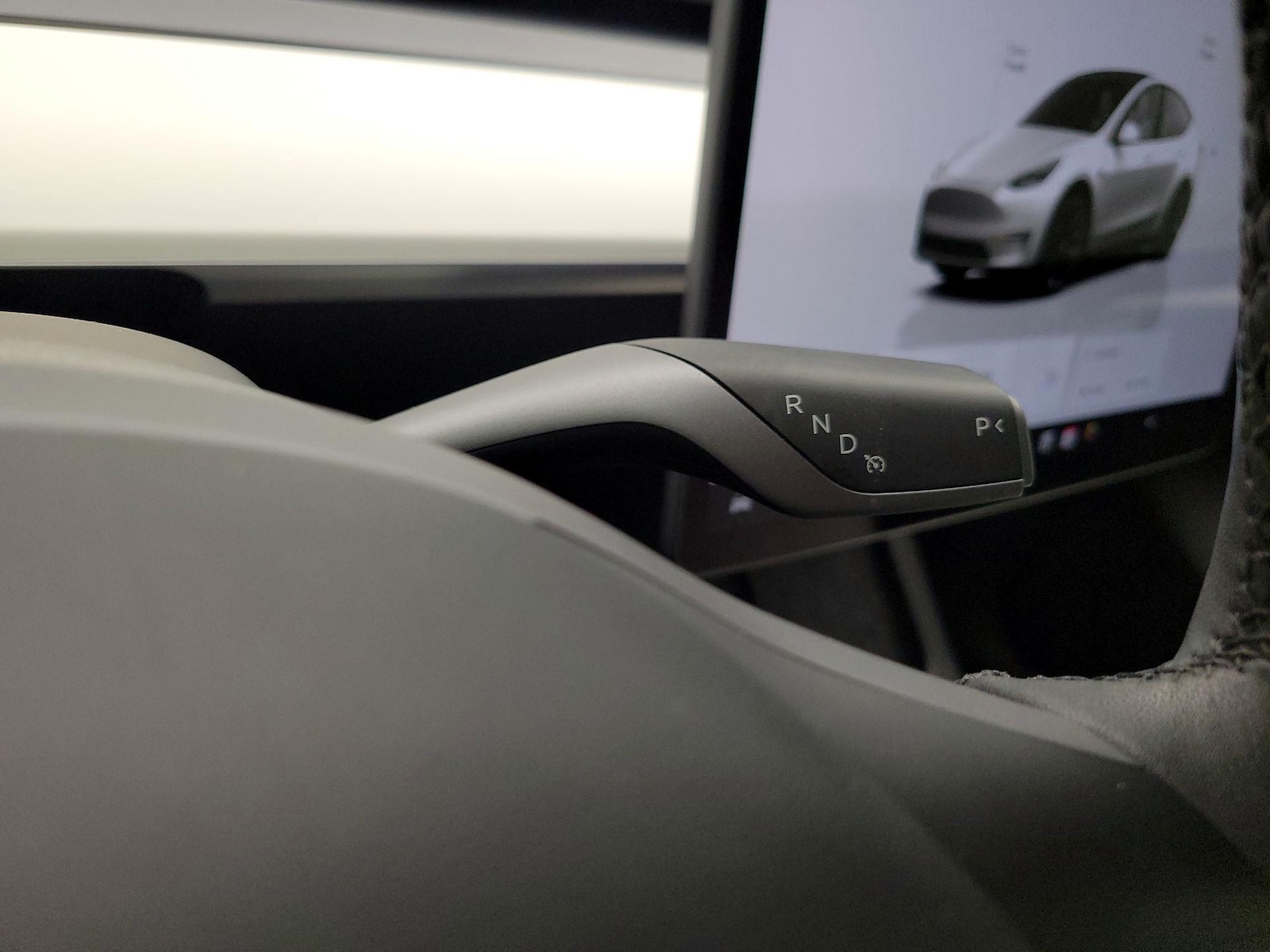 2025 Tesla Model Y Long Range - Photo 19
