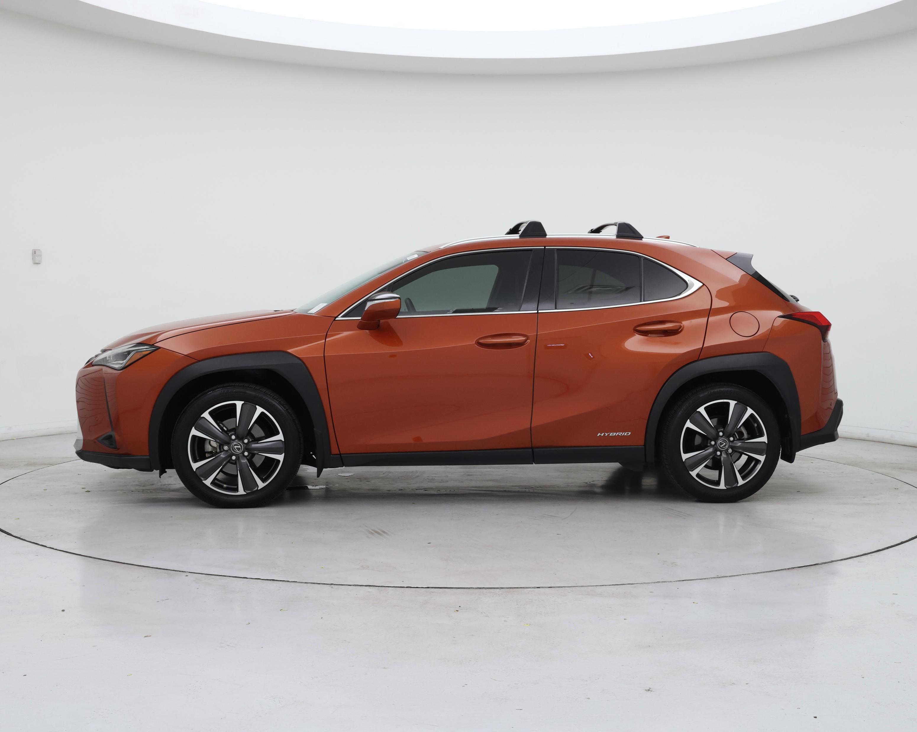 Thumbnail: 2020 Lexus UX - 3