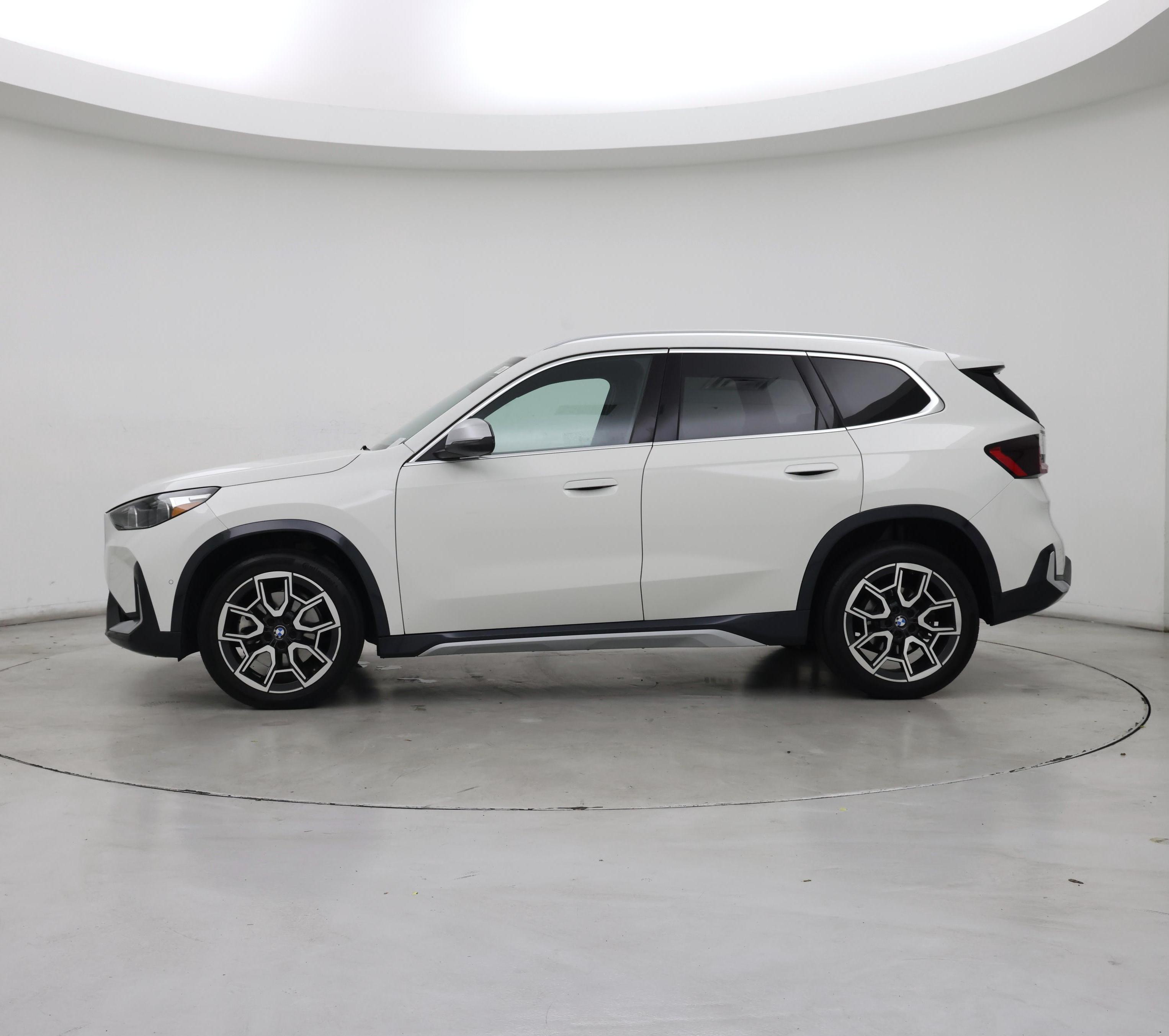 Thumbnail: 2023 BMW X1 - 3