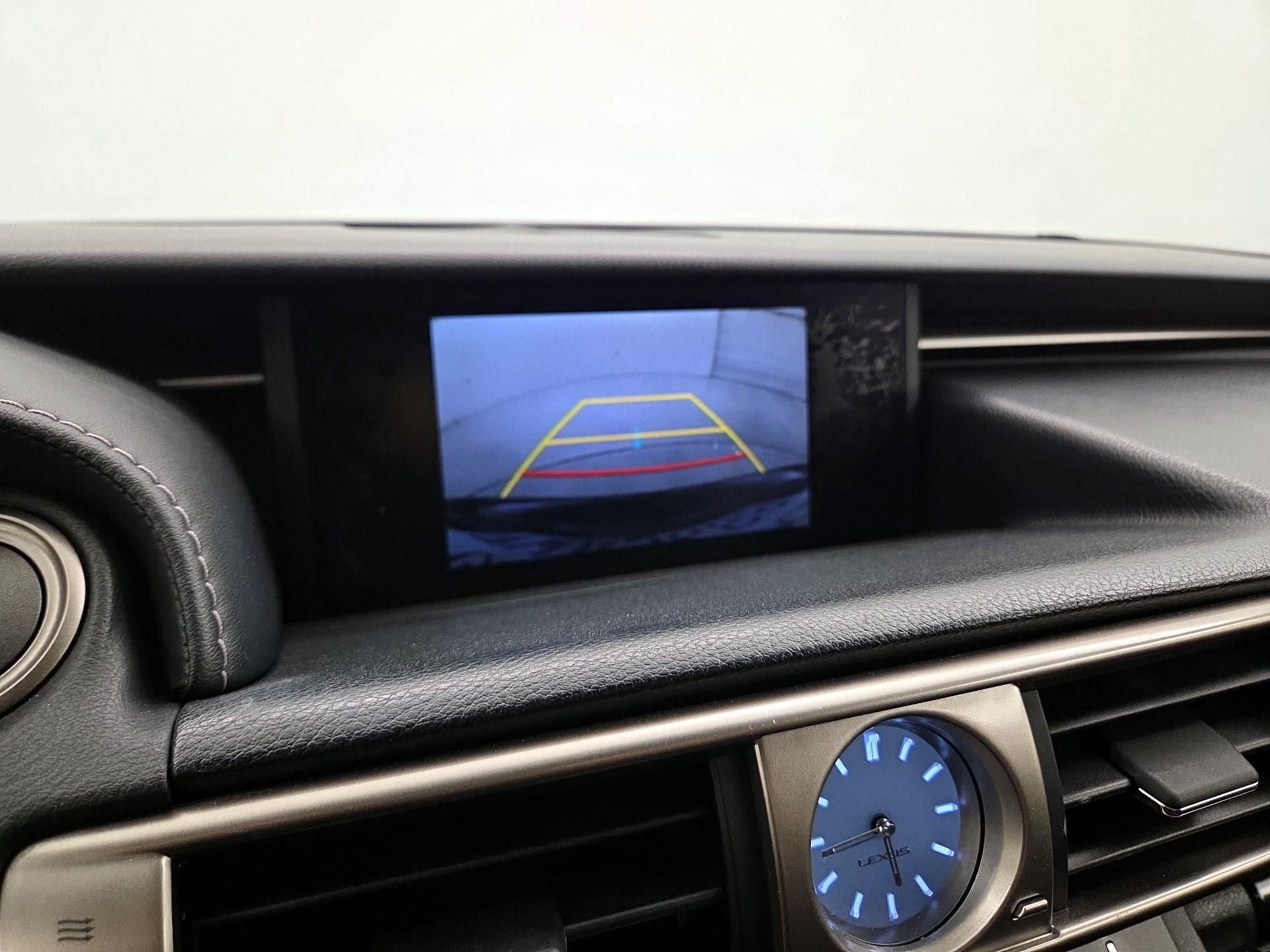 Thumbnail: 2015 Lexus IS - 15