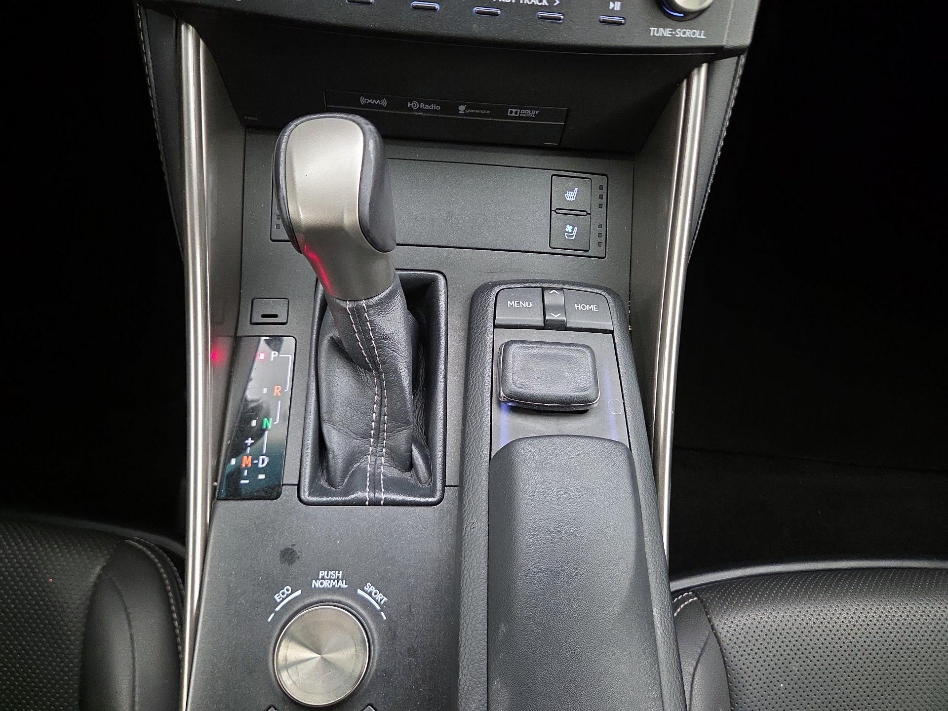 Thumbnail: 2015 Lexus IS - 18