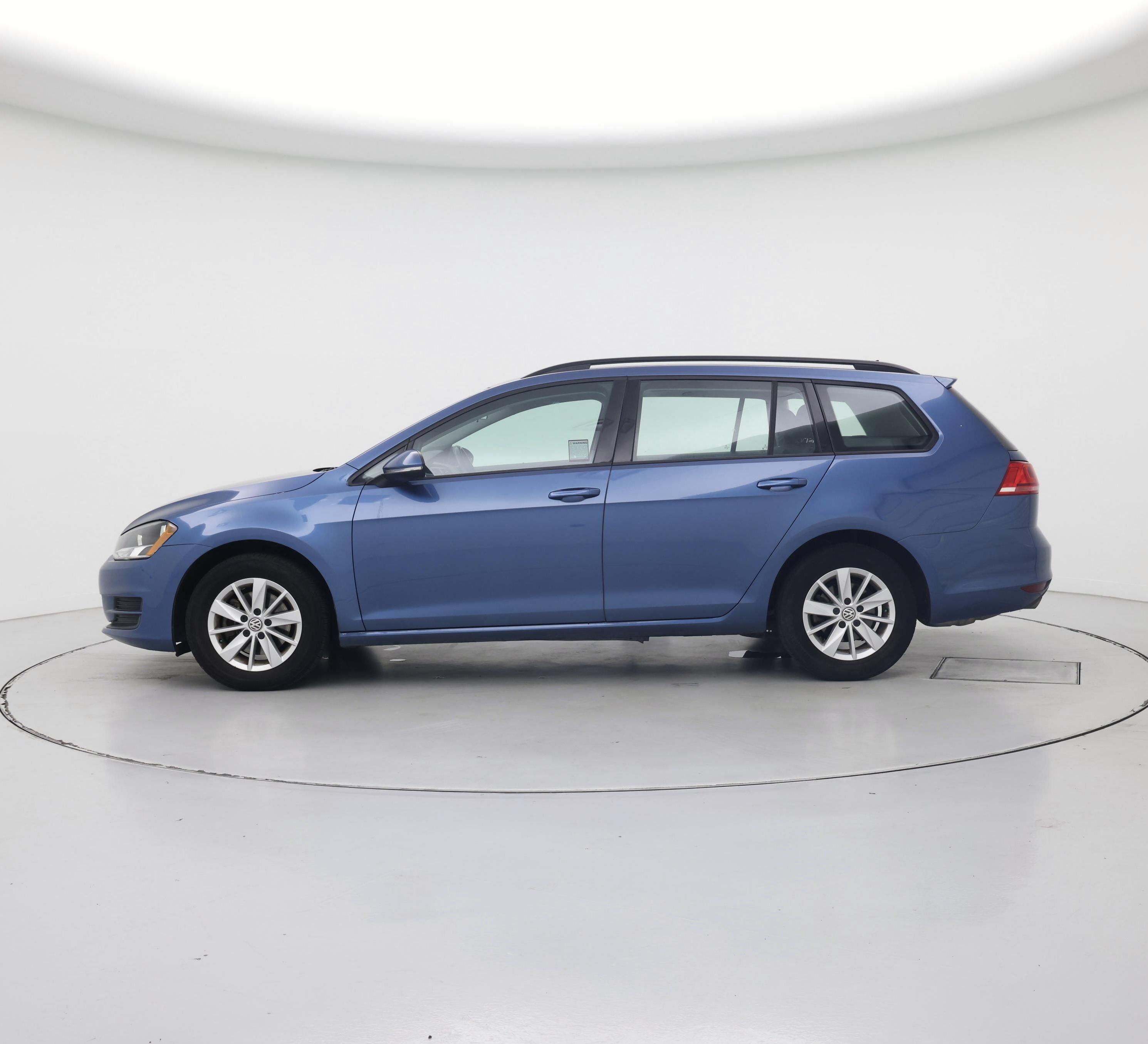 Thumbnail: 2017 Volkswagen Golf - 3