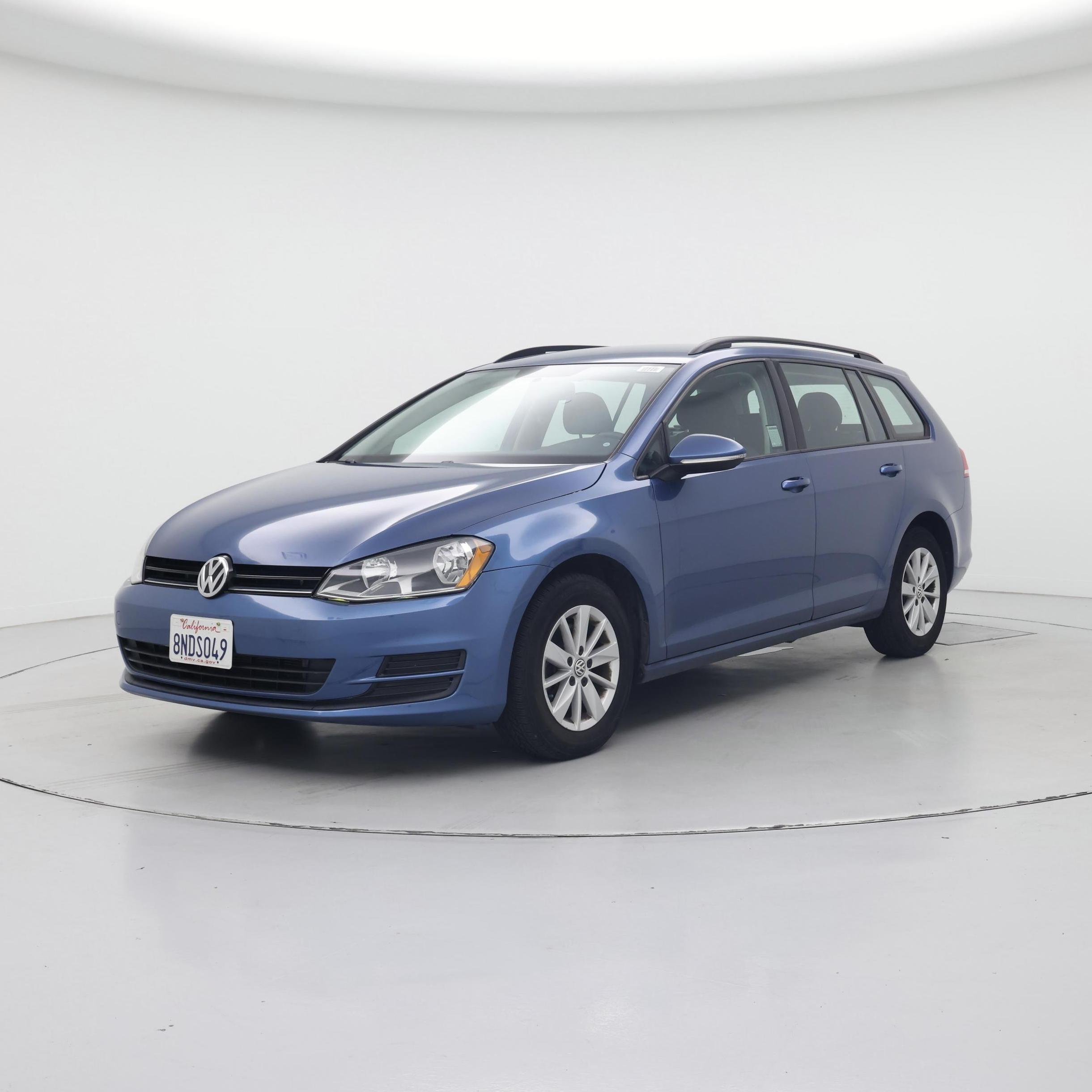 Thumbnail: 2017 Volkswagen Golf - 4