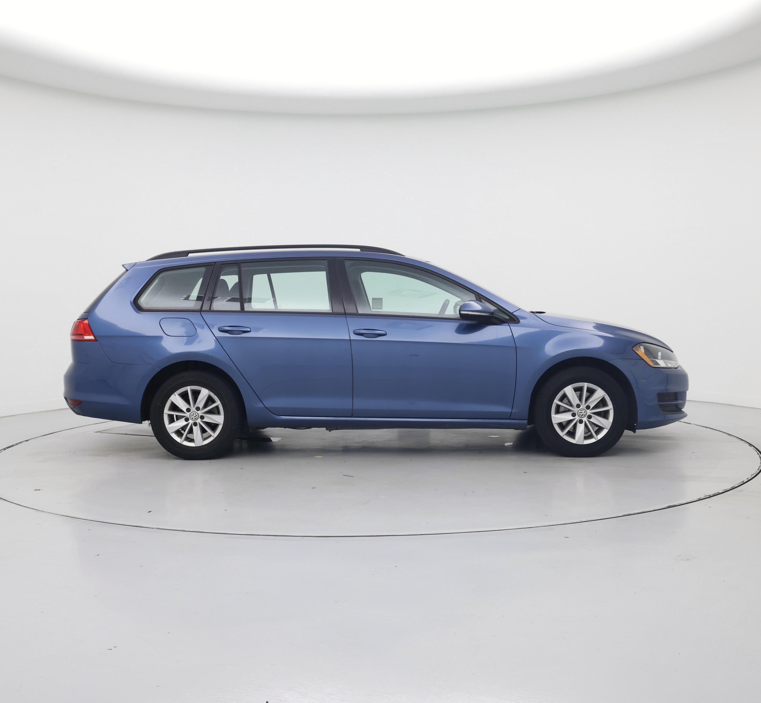 Thumbnail: 2017 Volkswagen Golf - 7