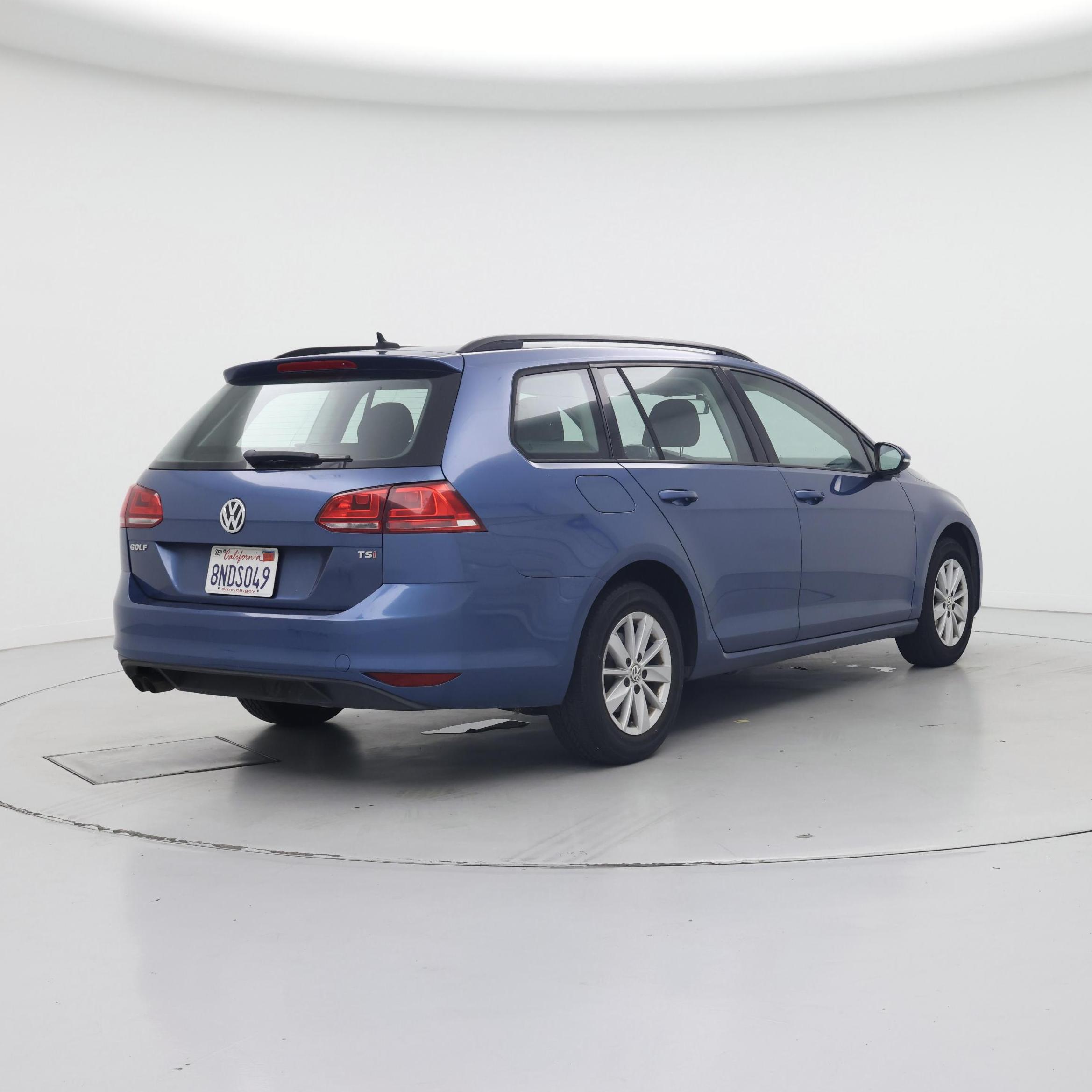 Thumbnail: 2017 Volkswagen Golf - 8