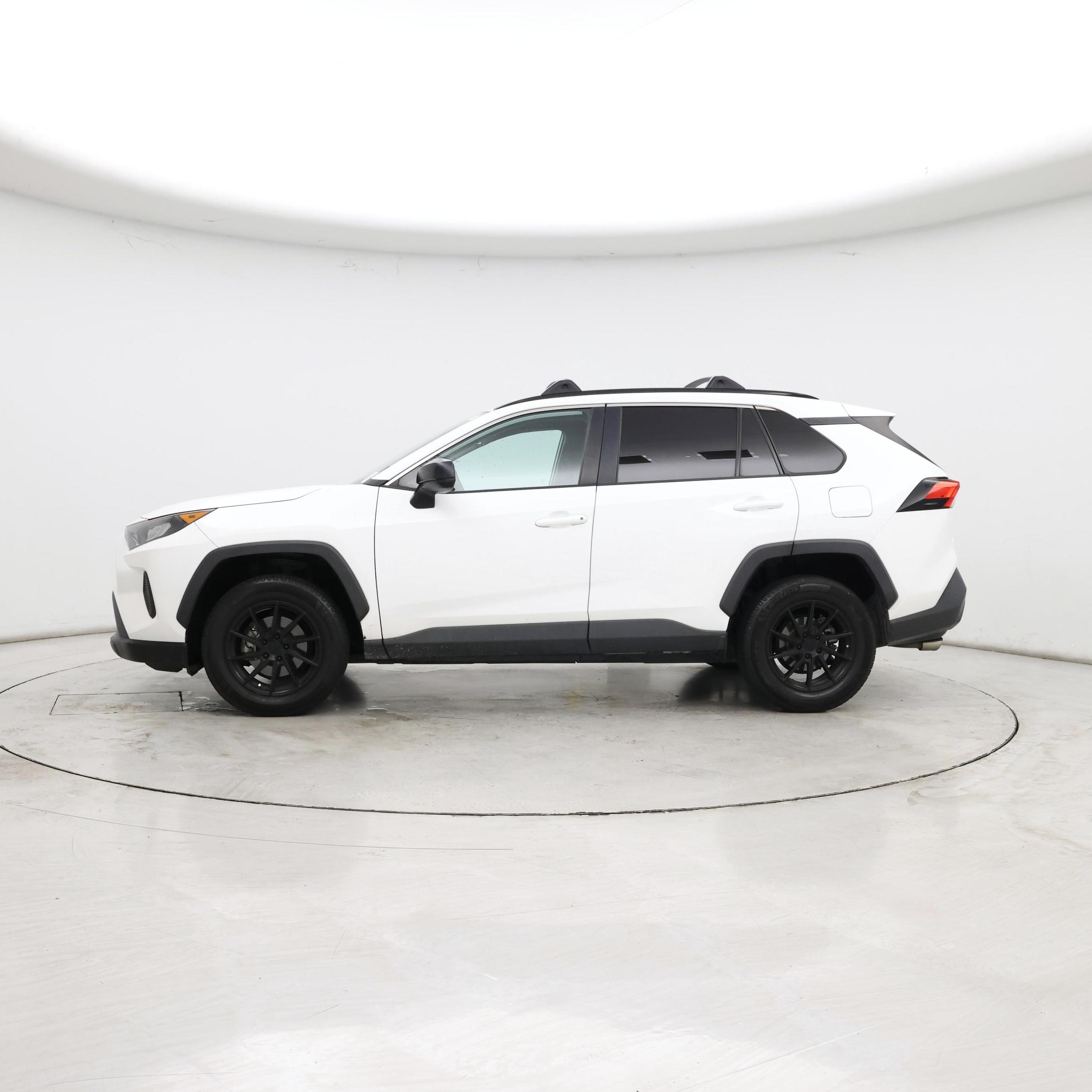 Thumbnail: 2020 Toyota RAV4 - 3