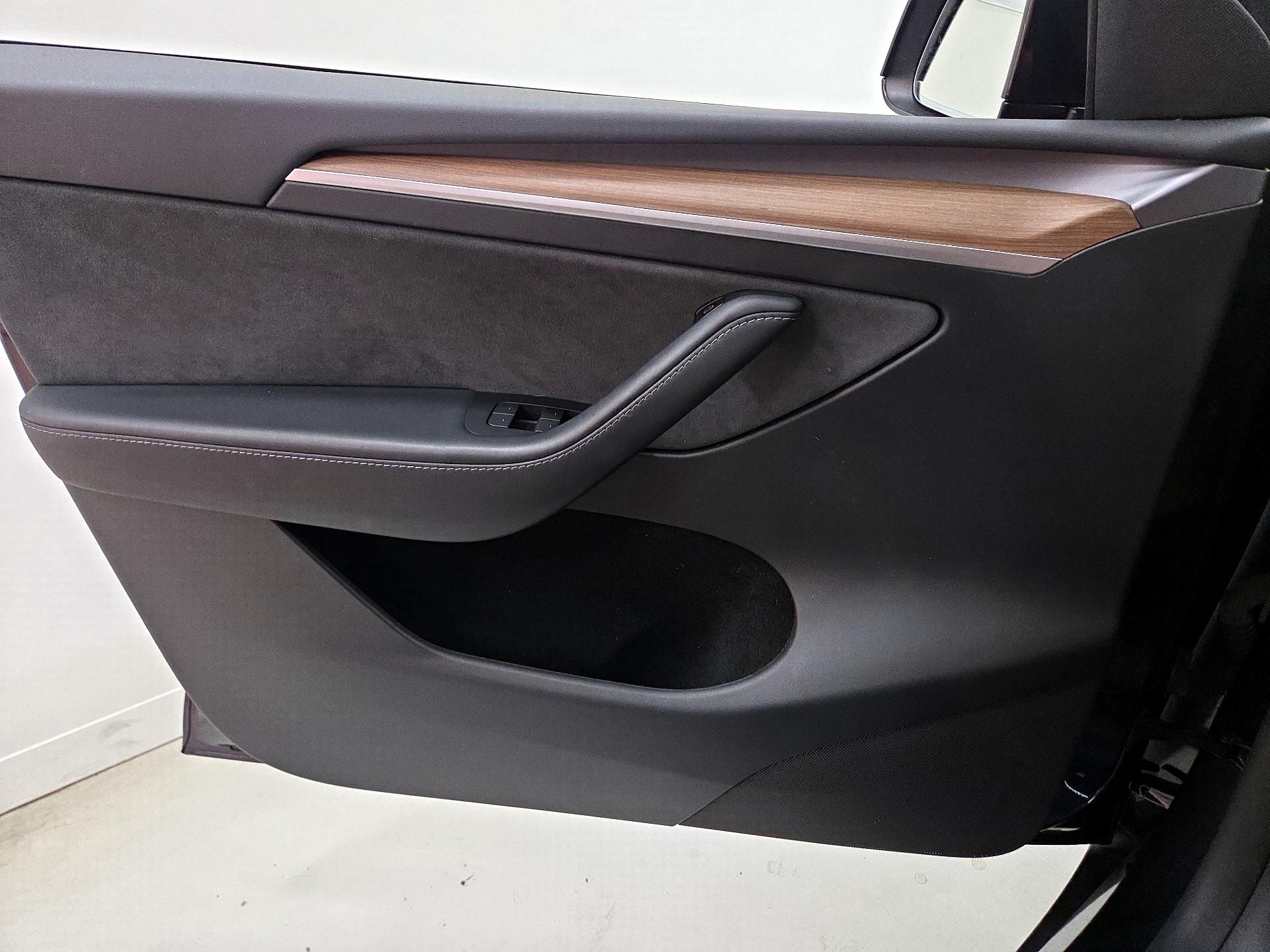 Thumbnail: 2024 Tesla Model Y - 12