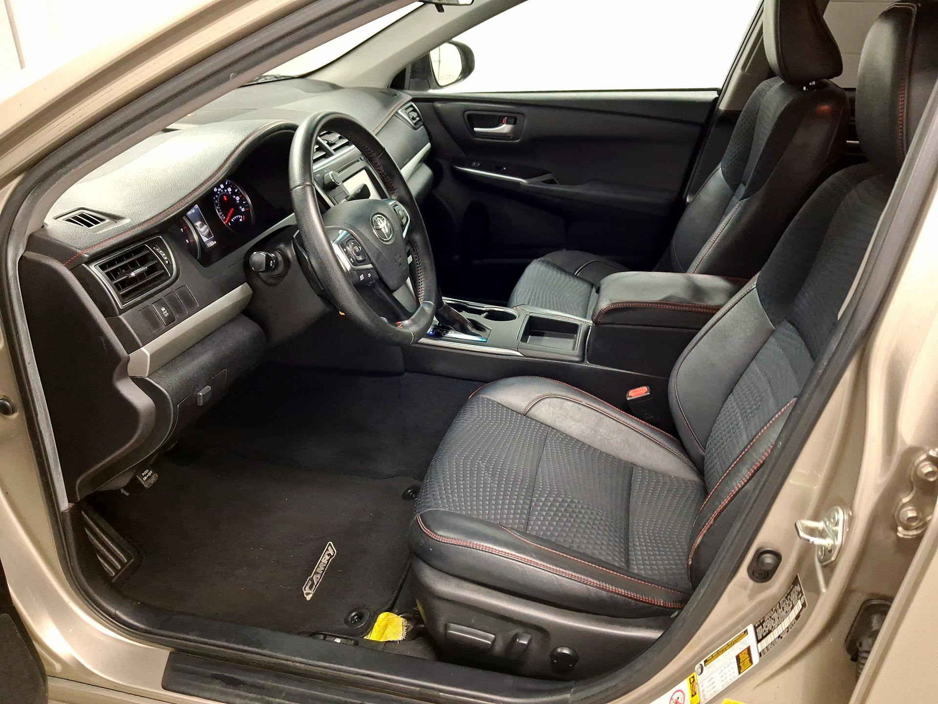 Thumbnail: 2015 Toyota Camry - 9