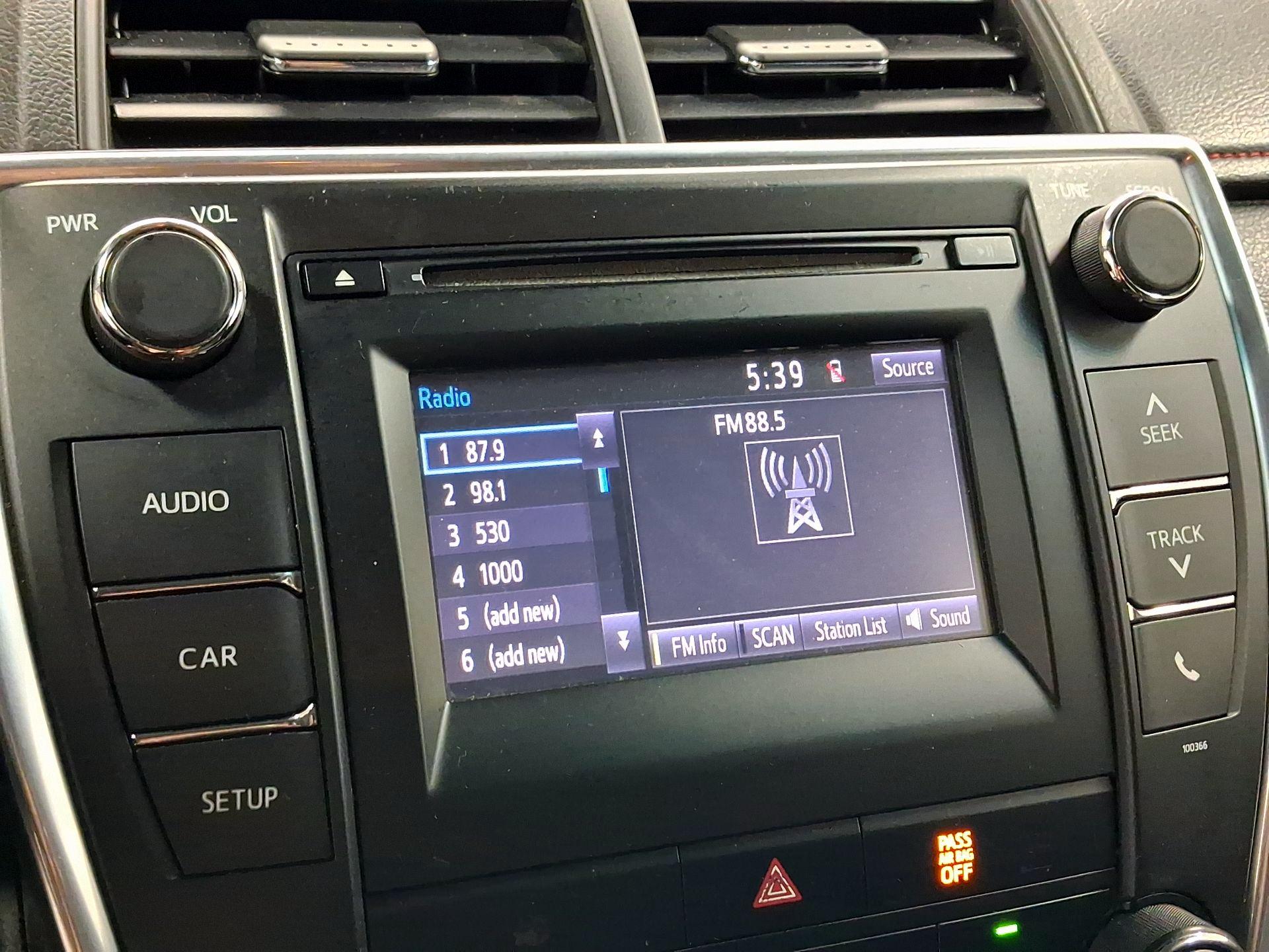 Thumbnail: 2015 Toyota Camry - 13