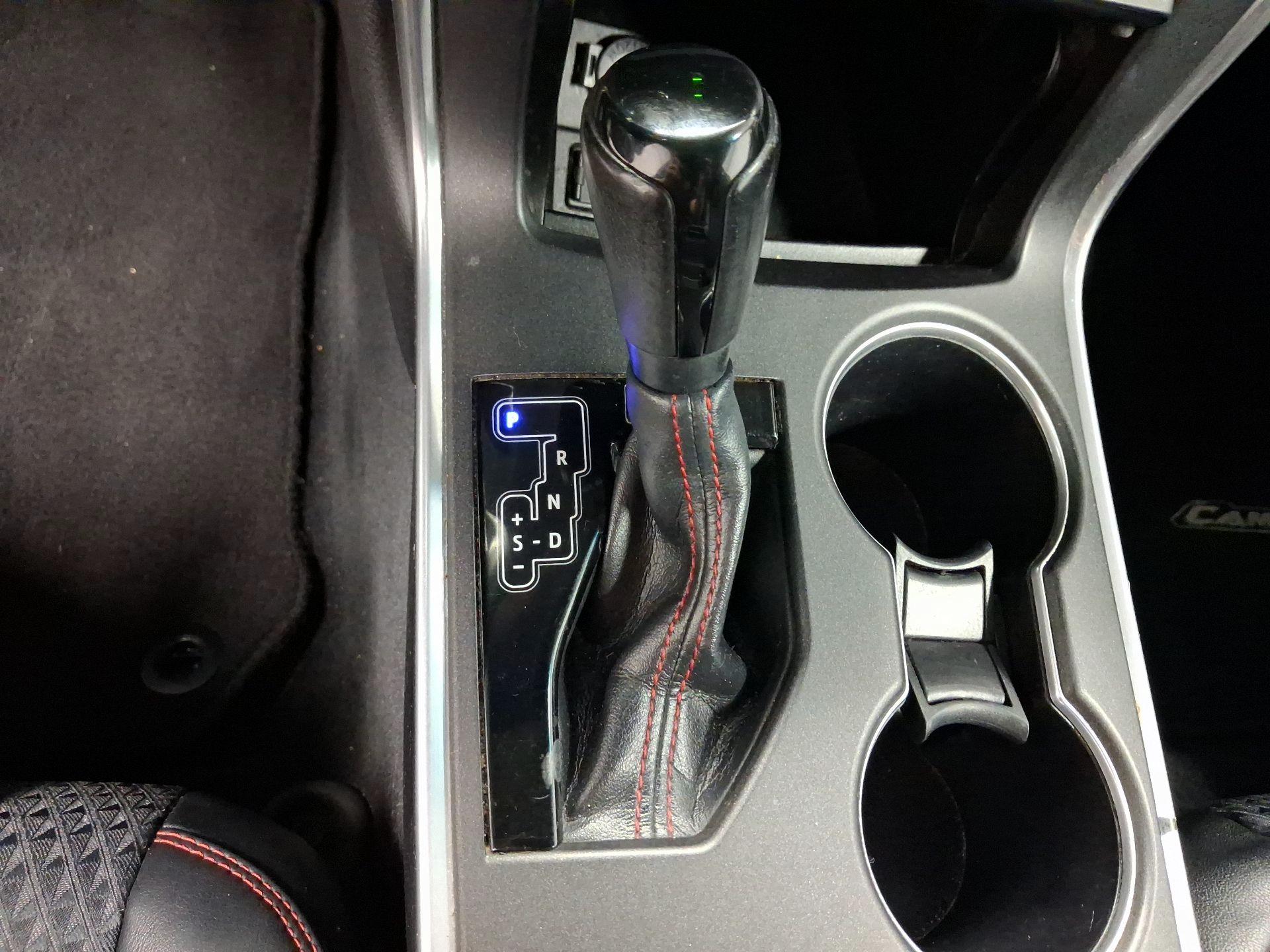 Thumbnail: 2015 Toyota Camry - 15