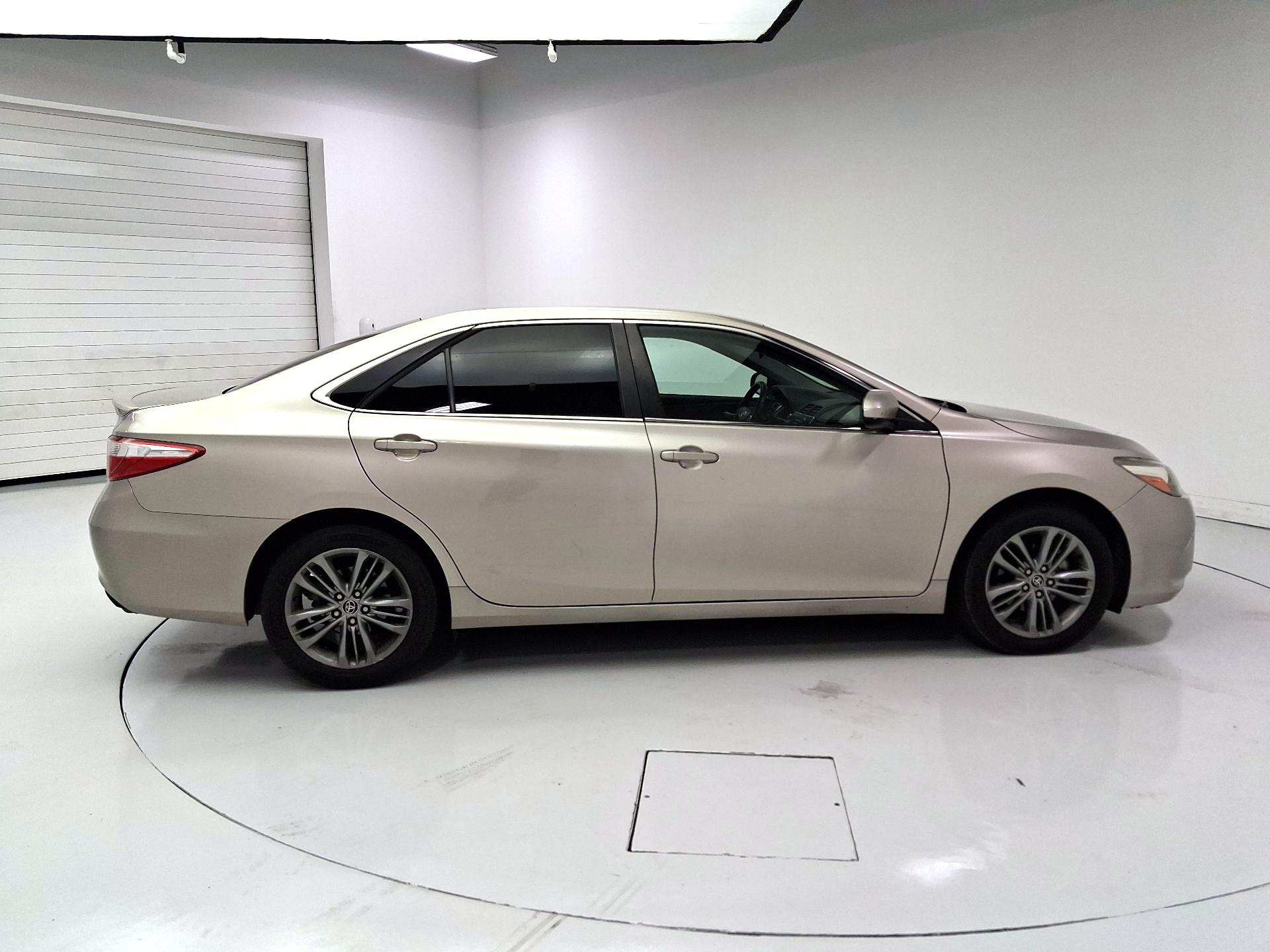 Thumbnail: 2015 Toyota Camry - 4