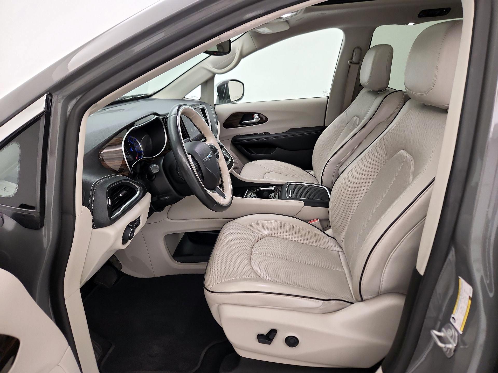 Thumbnail: 2021 Chrysler Pacifica - 11