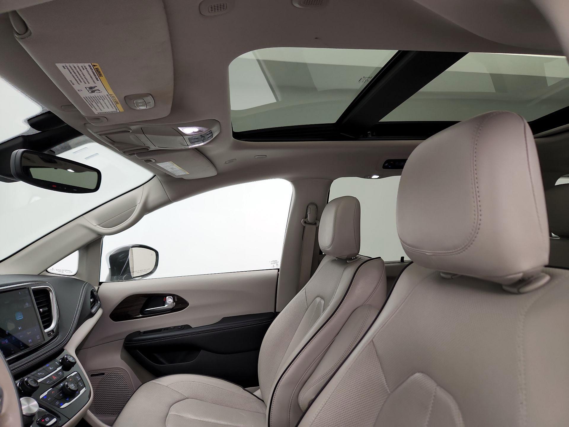 Thumbnail: 2021 Chrysler Pacifica - 19