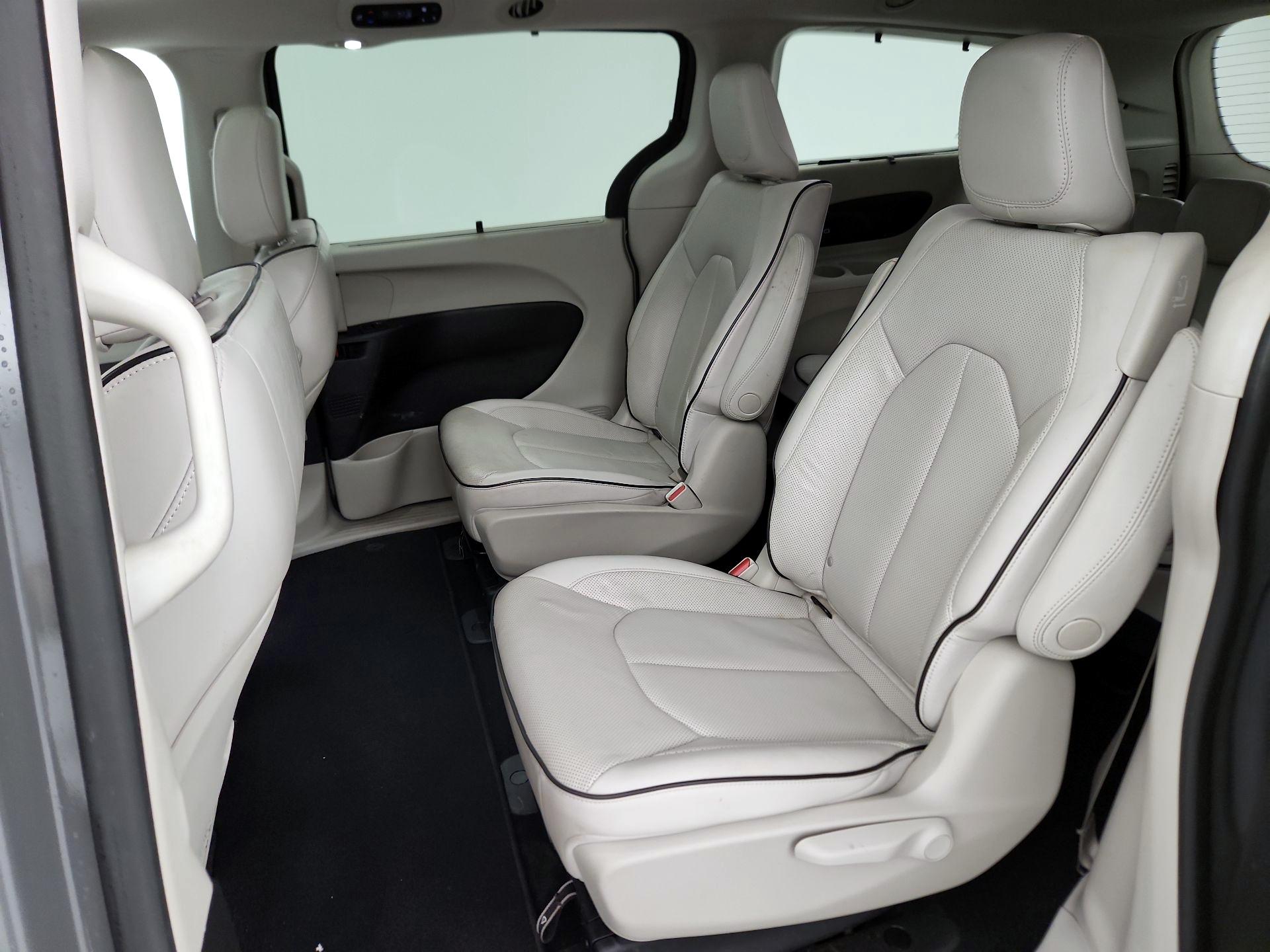 Thumbnail: 2021 Chrysler Pacifica - 20