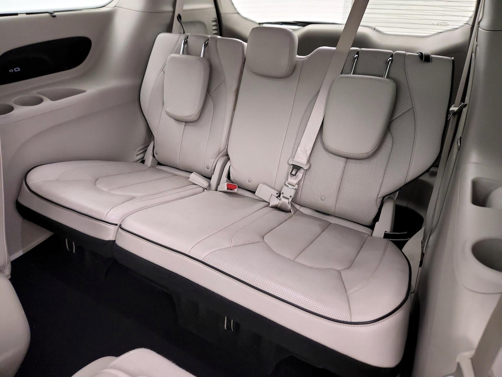 2021 Chrysler Pacifica Hybrid Limited - Photo 22
