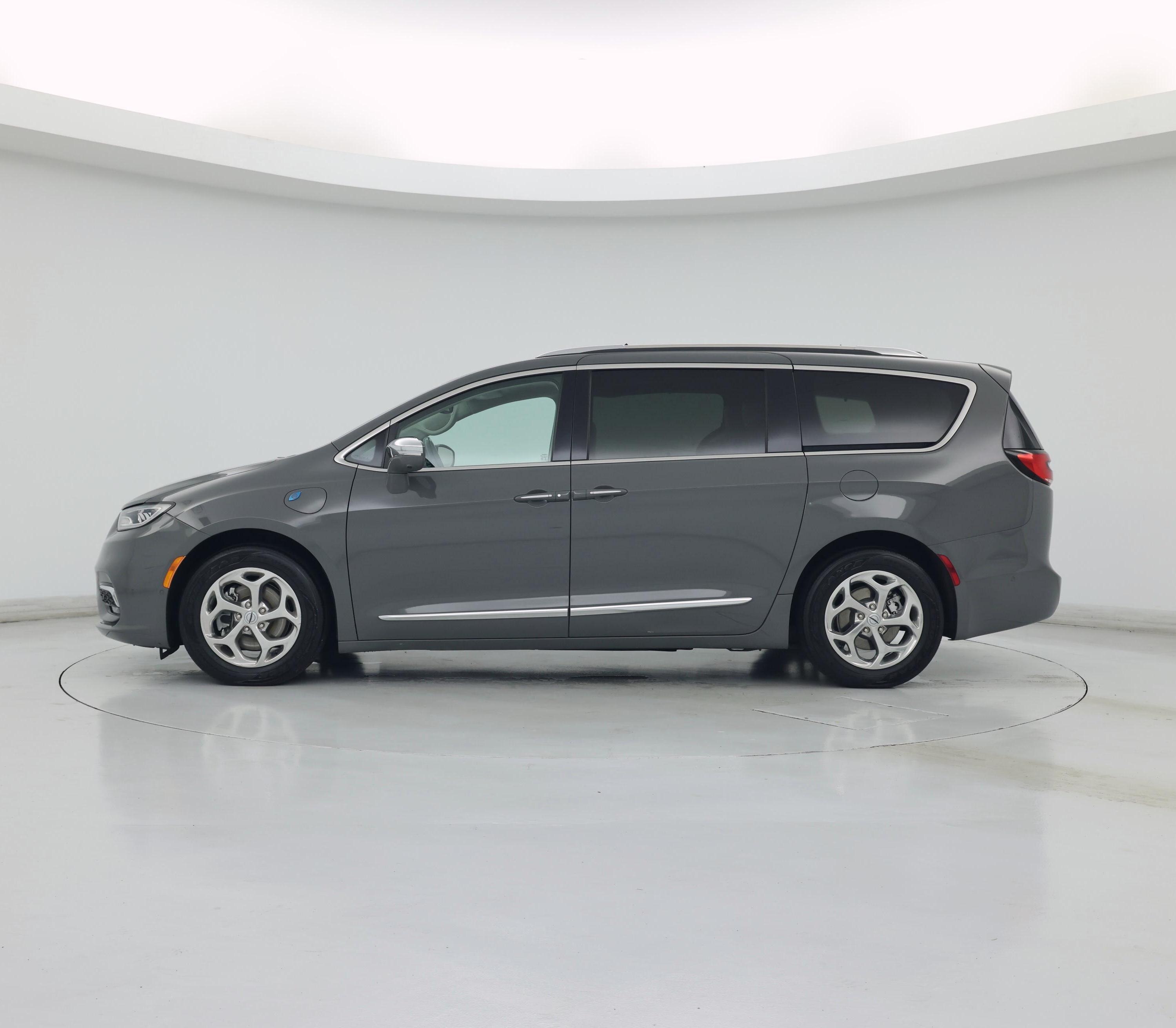 Thumbnail: 2021 Chrysler Pacifica - 3