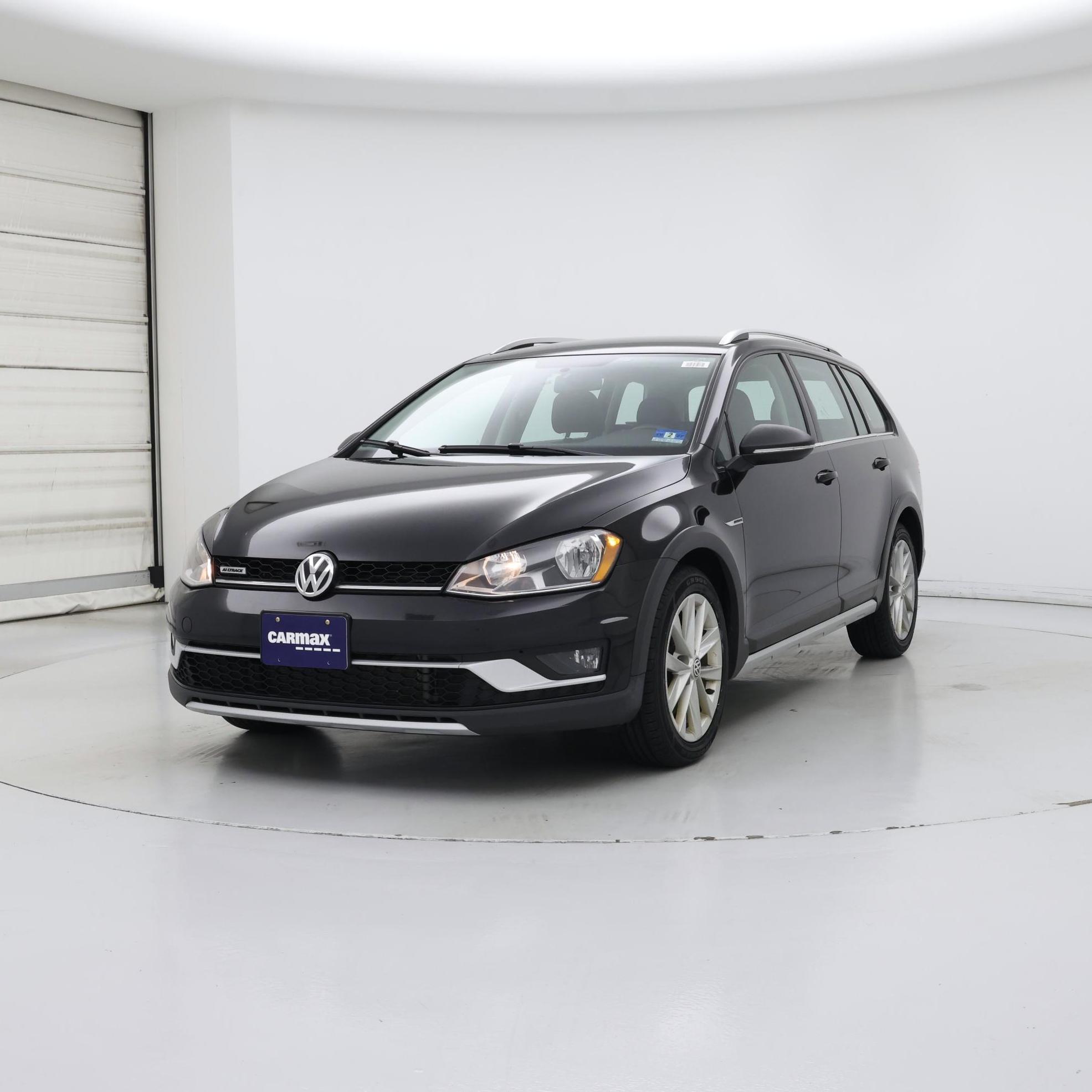 Thumbnail: 2017 Volkswagen Golf - 4