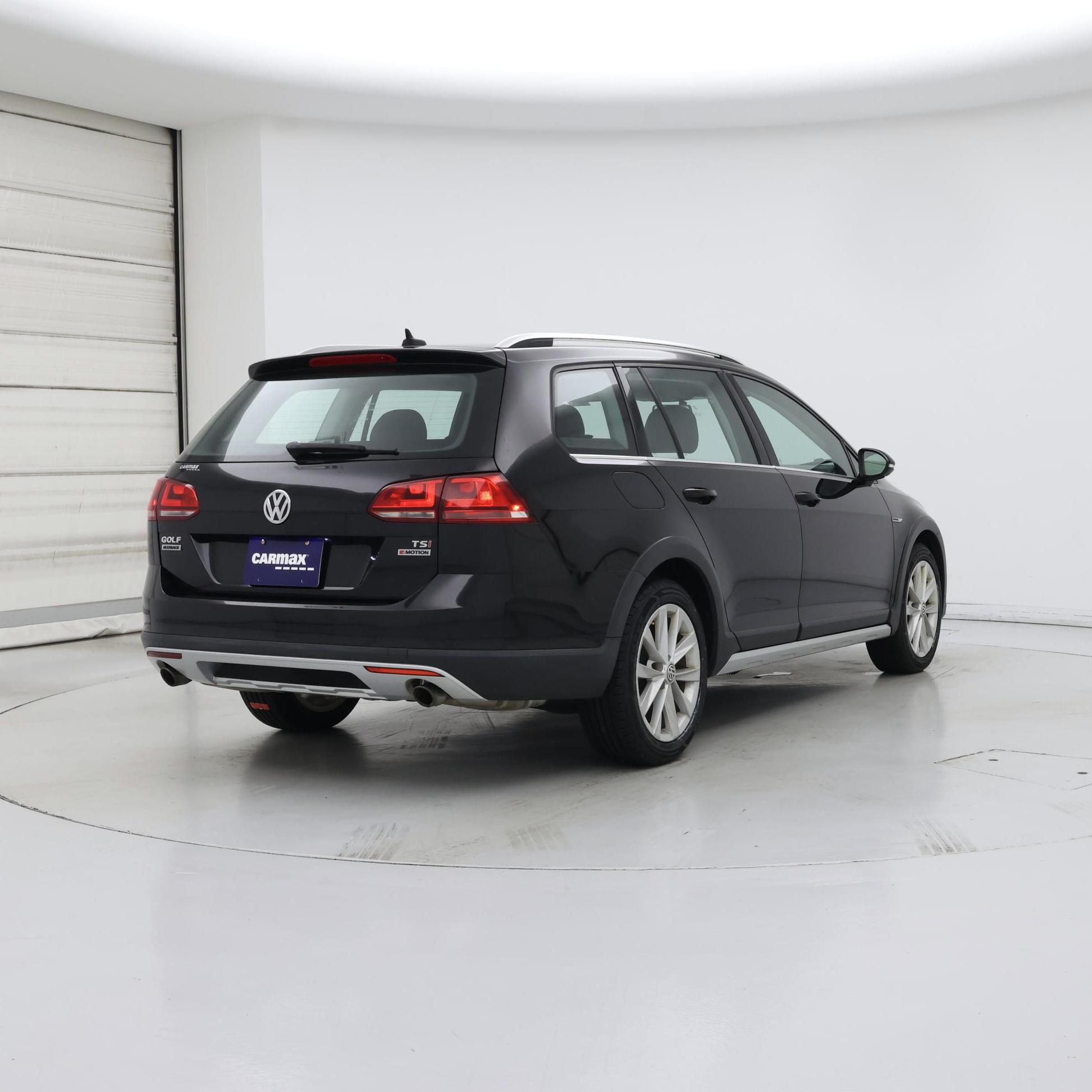 Thumbnail: 2017 Volkswagen Golf - 8