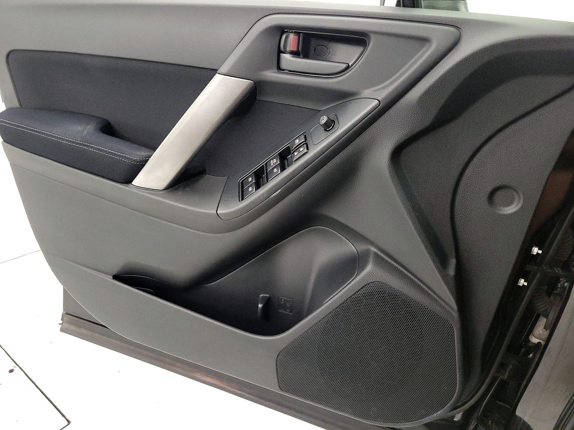 Thumbnail: 2015 Subaru Forester - 12