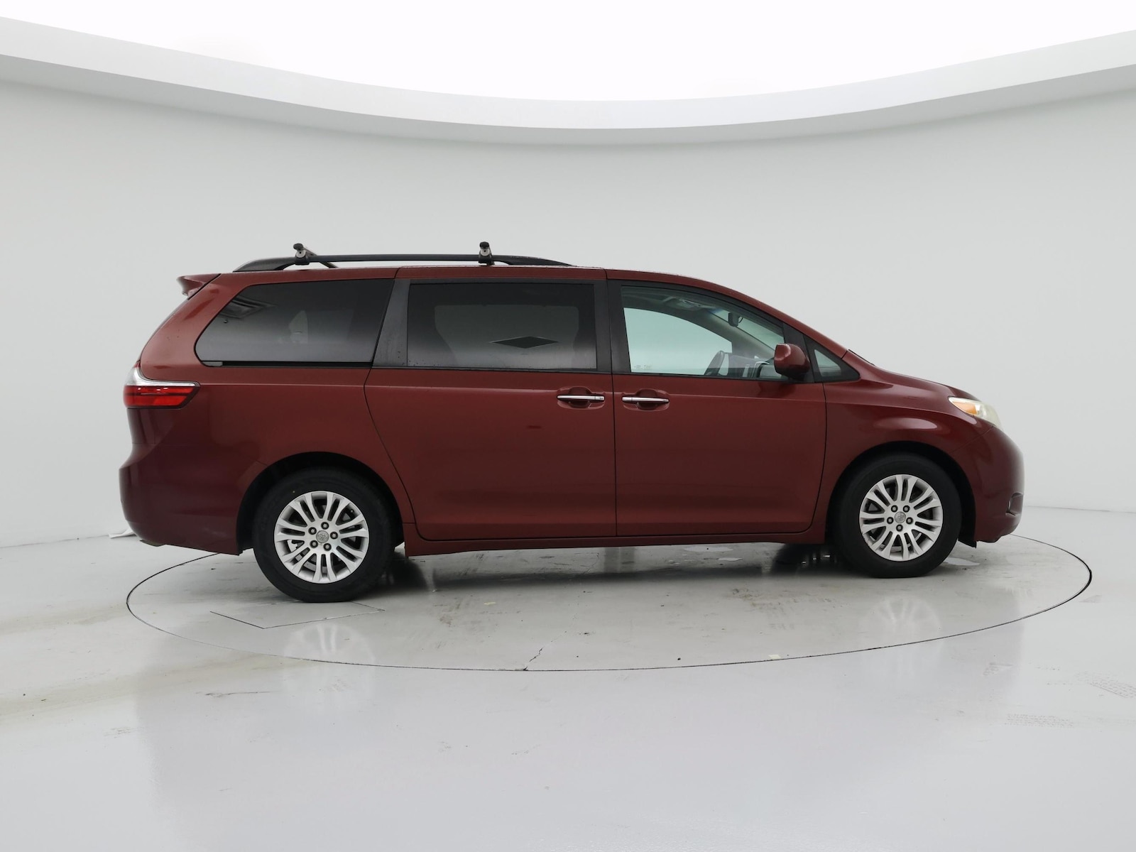 2017 Toyota Sienna XLE - Photo 8