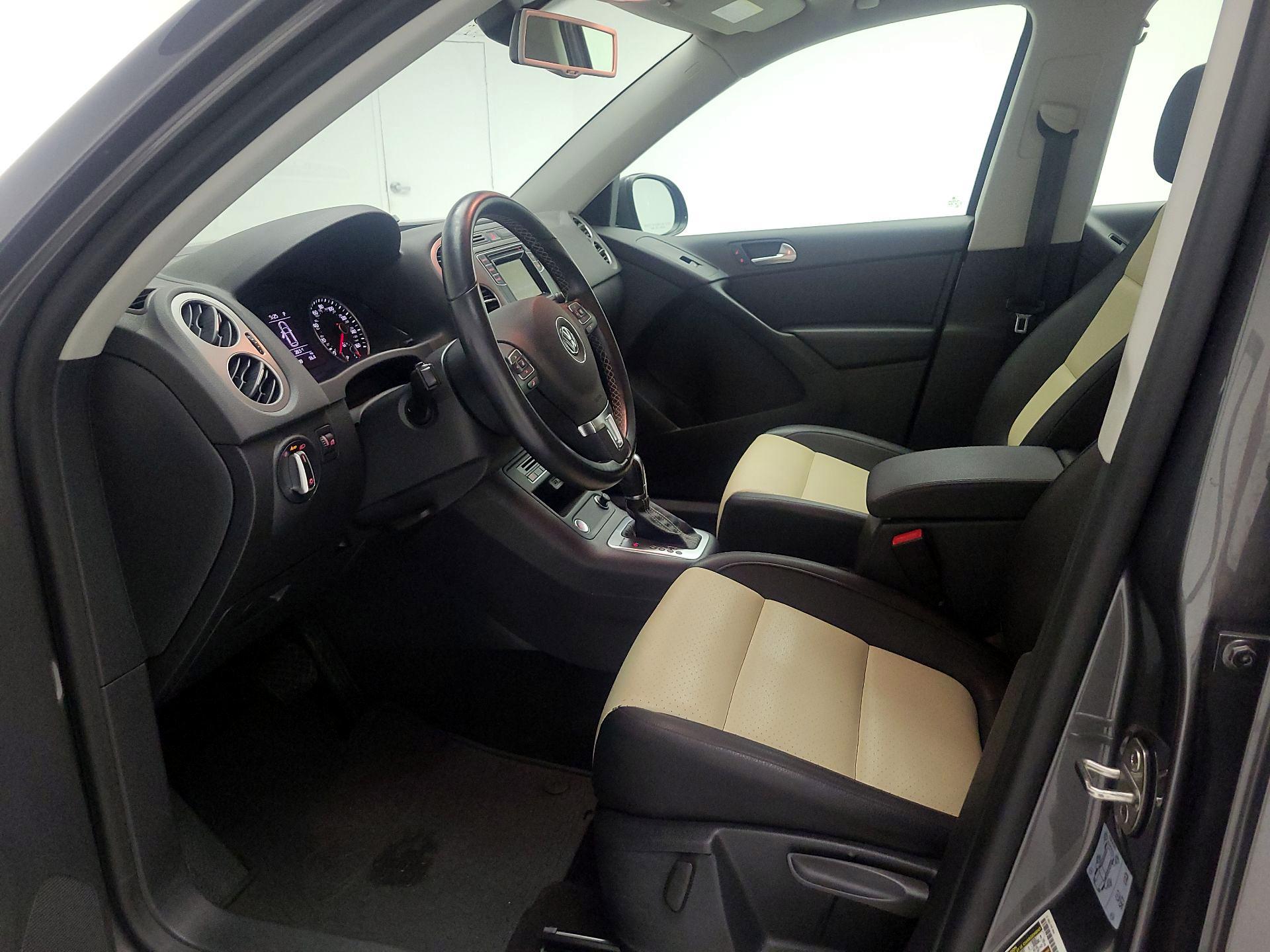 Thumbnail: 2016 Volkswagen Tiguan - 11