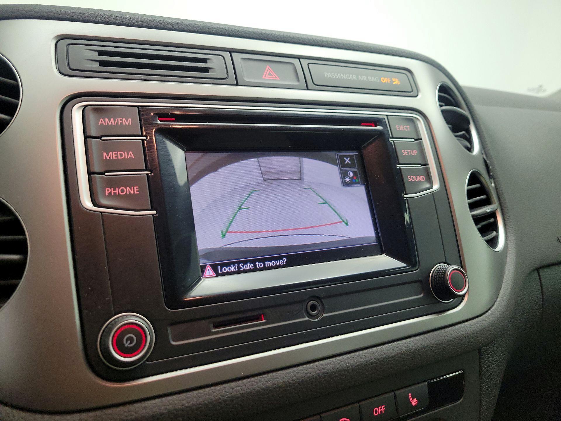 Thumbnail: 2016 Volkswagen Tiguan - 13