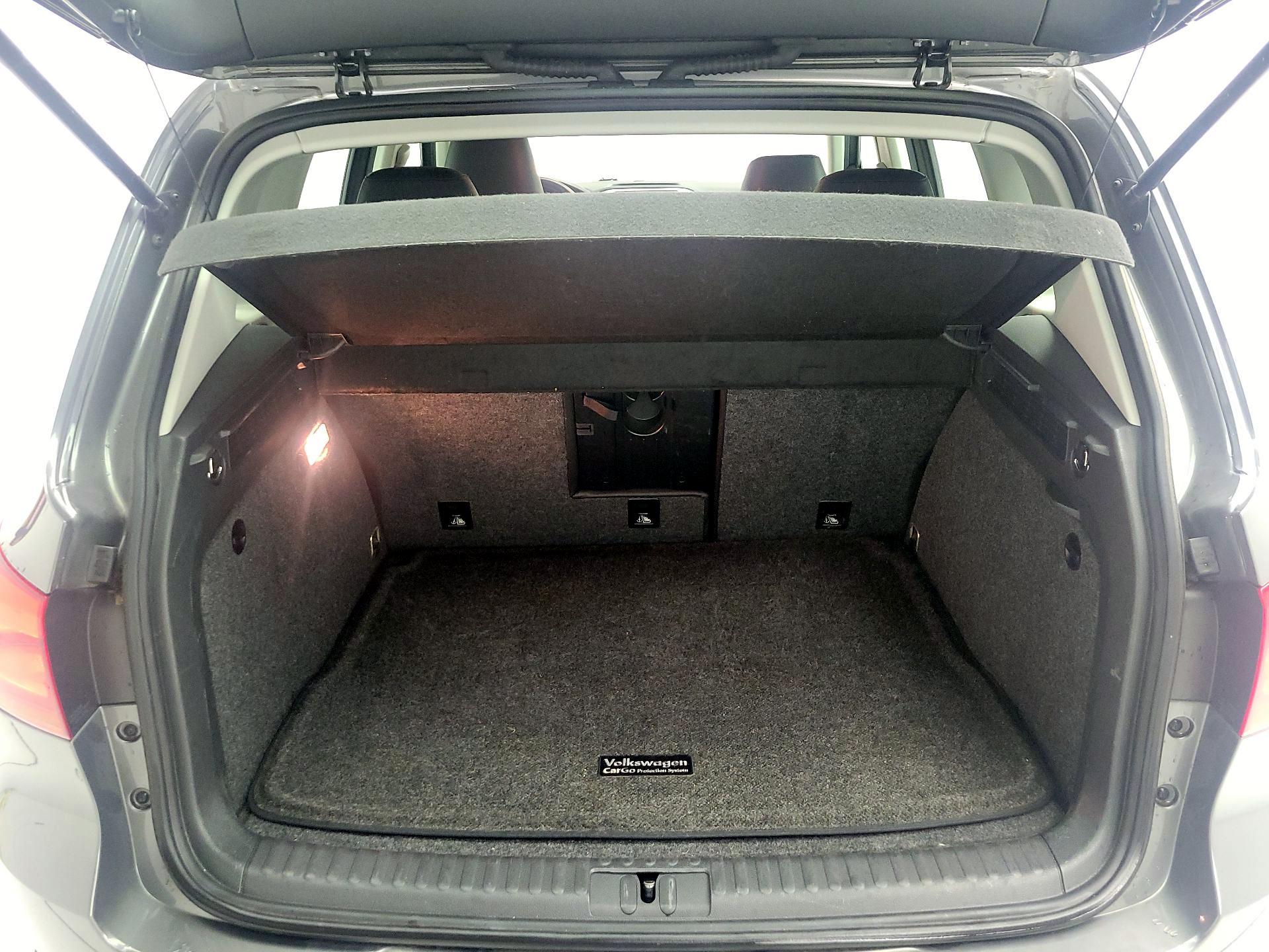 Thumbnail: 2016 Volkswagen Tiguan - 18