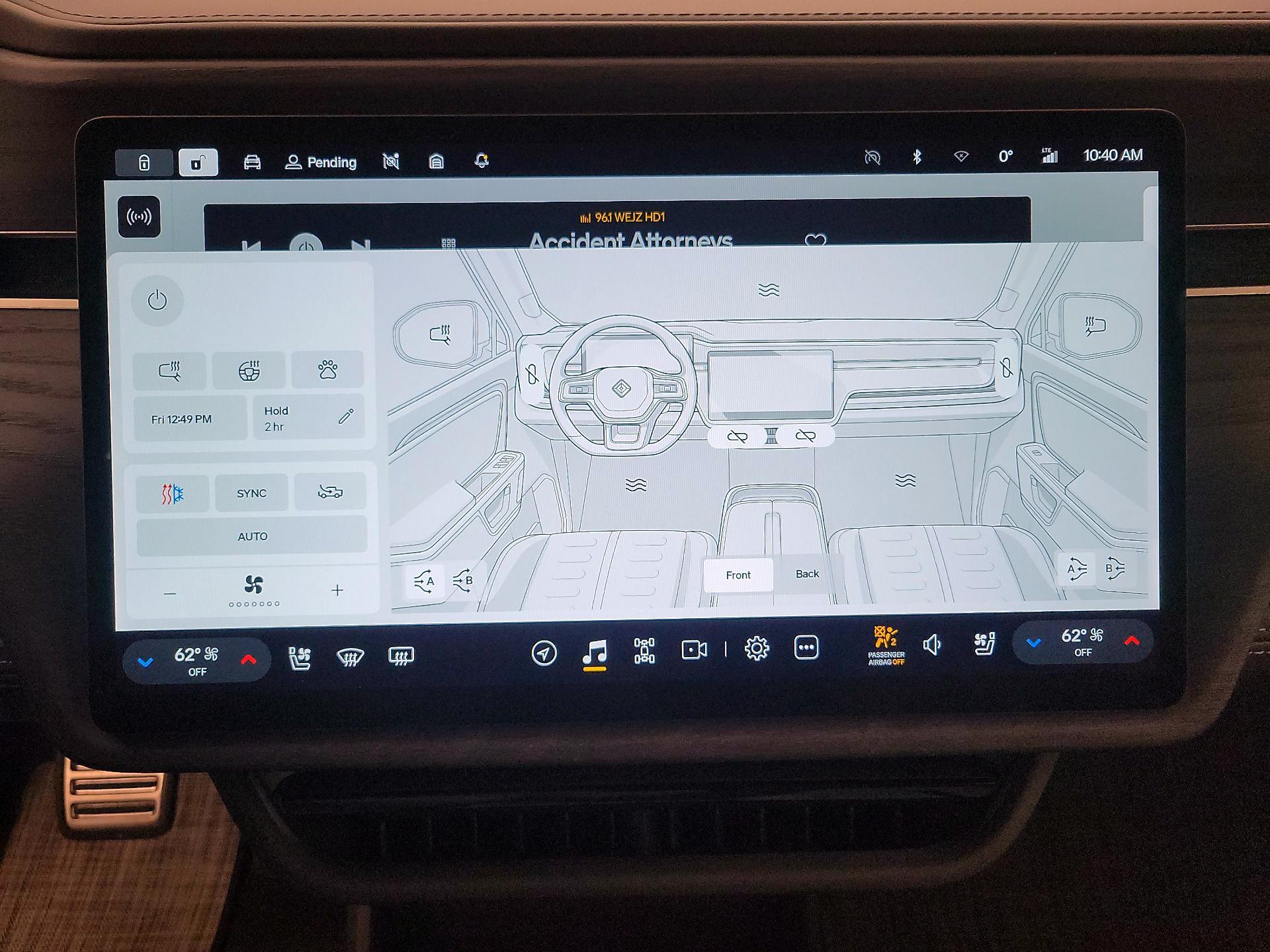 Thumbnail: 2025 Rivian R1T - 15