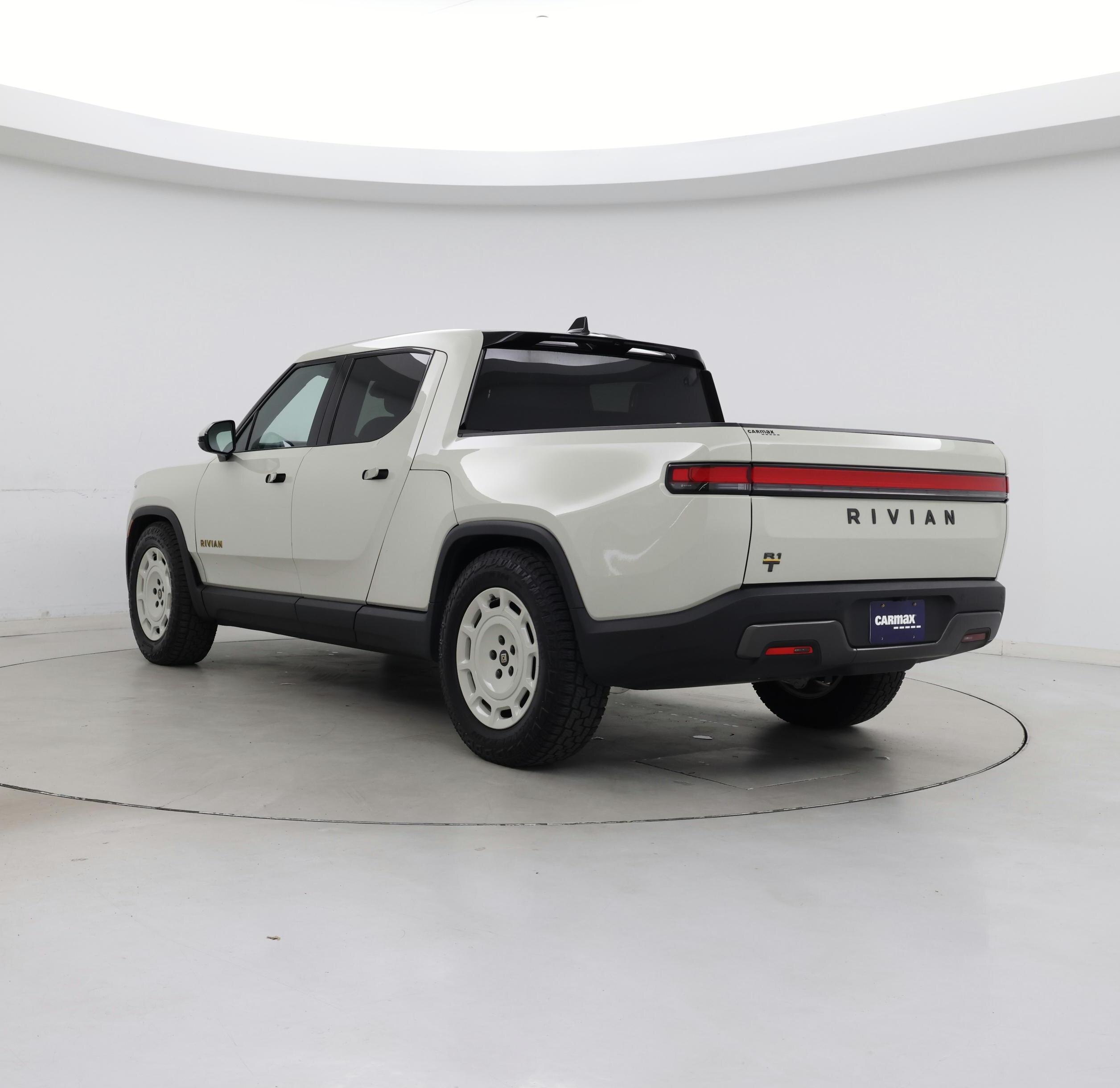 Thumbnail: 2025 Rivian R1T - 2