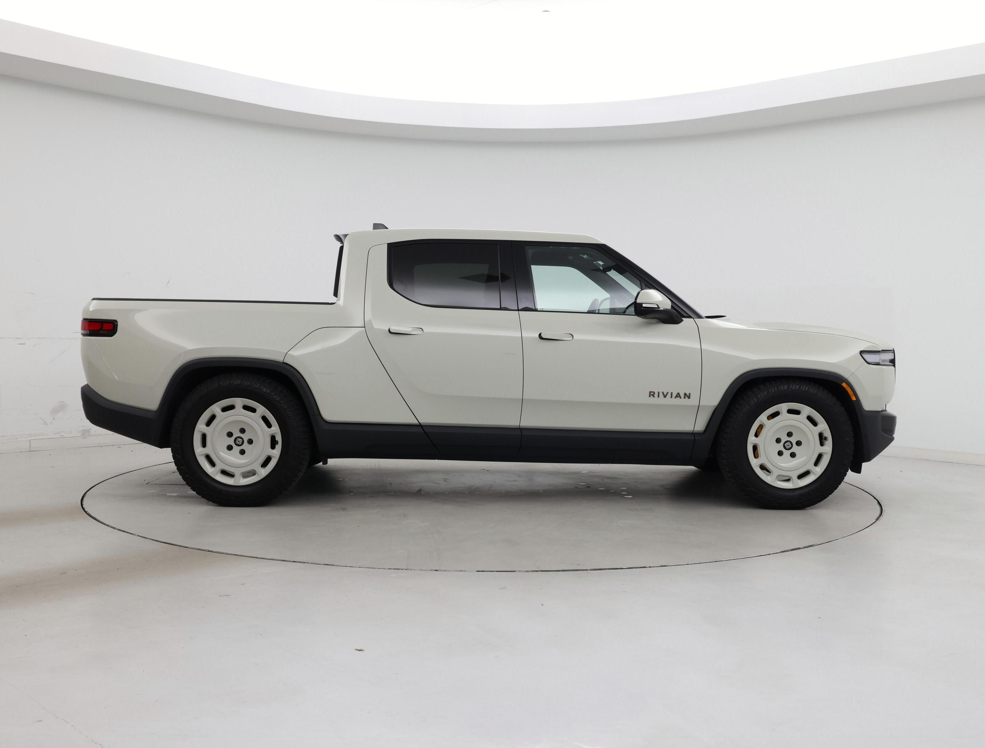 Thumbnail: 2025 Rivian R1T - 7