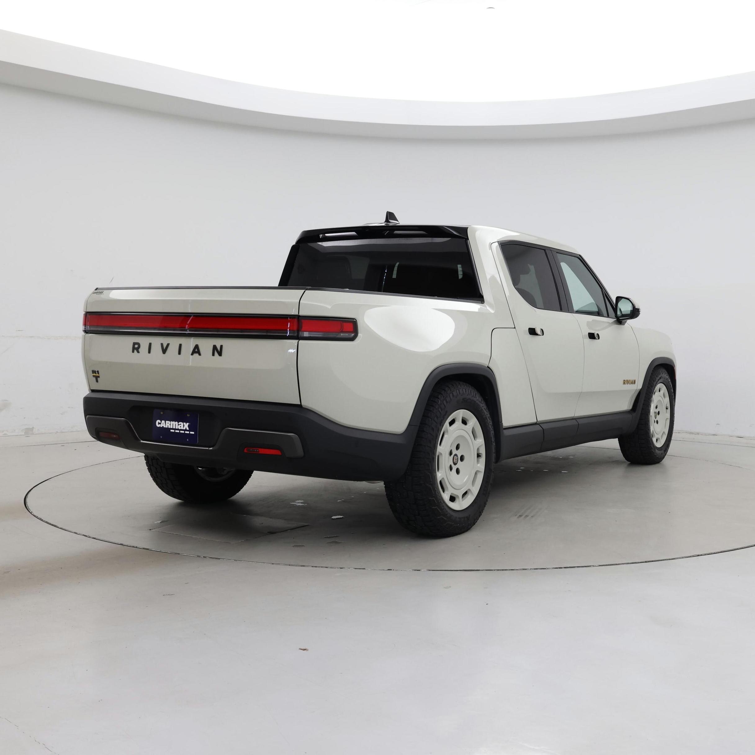 Thumbnail: 2025 Rivian R1T - 8